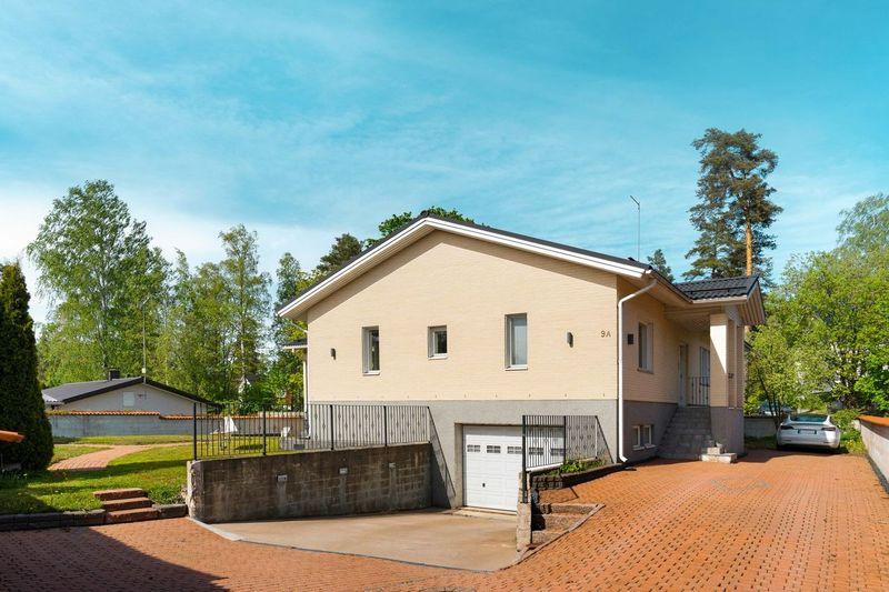 Kirjokalliontie 9, Maununneva, Helsinki