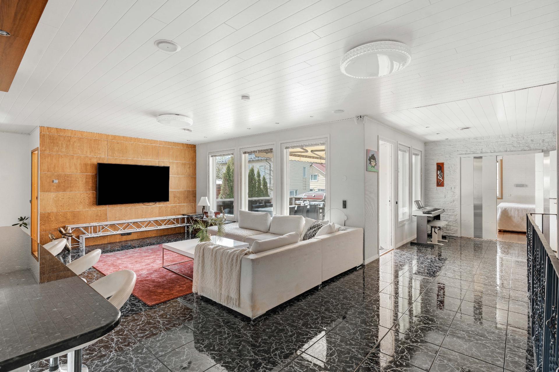 Kirjokalliontie 9, Maununneva, Helsinki