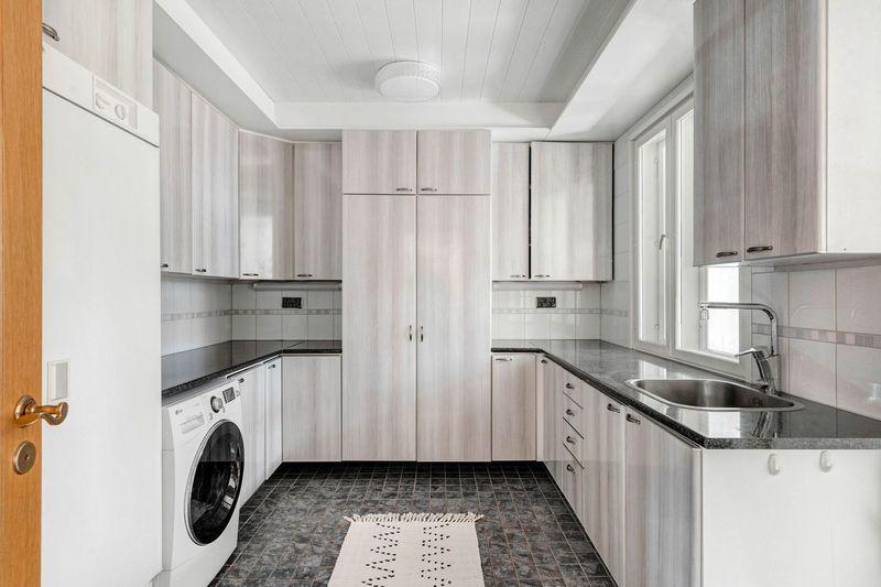 Kirjokalliontie 9, Maununneva, Helsinki