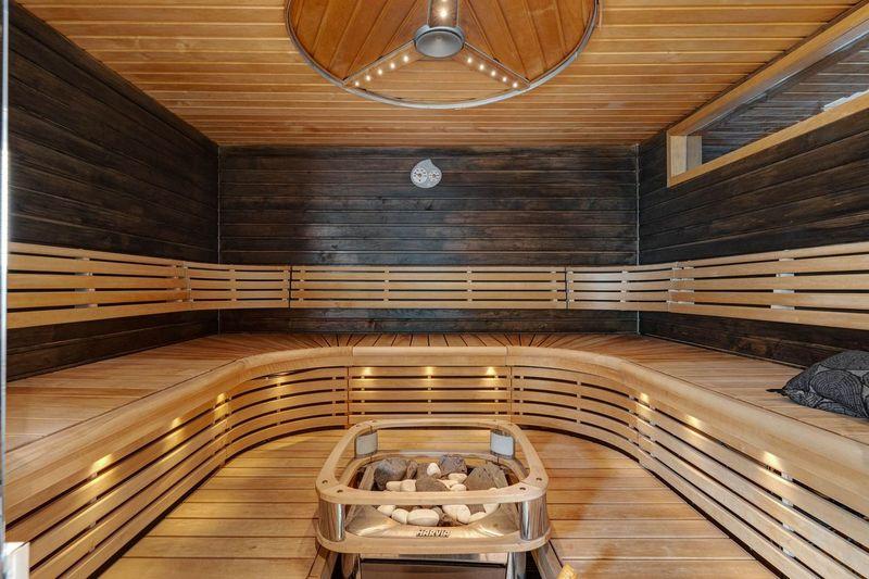 Kirjokalliontie 9, Maununneva, Helsinki