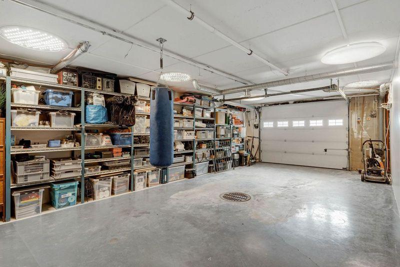 Kirjokalliontie 9, Maununneva, Helsinki