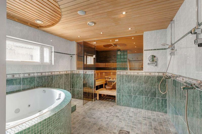 Kirjokalliontie 9, Maununneva, Helsinki