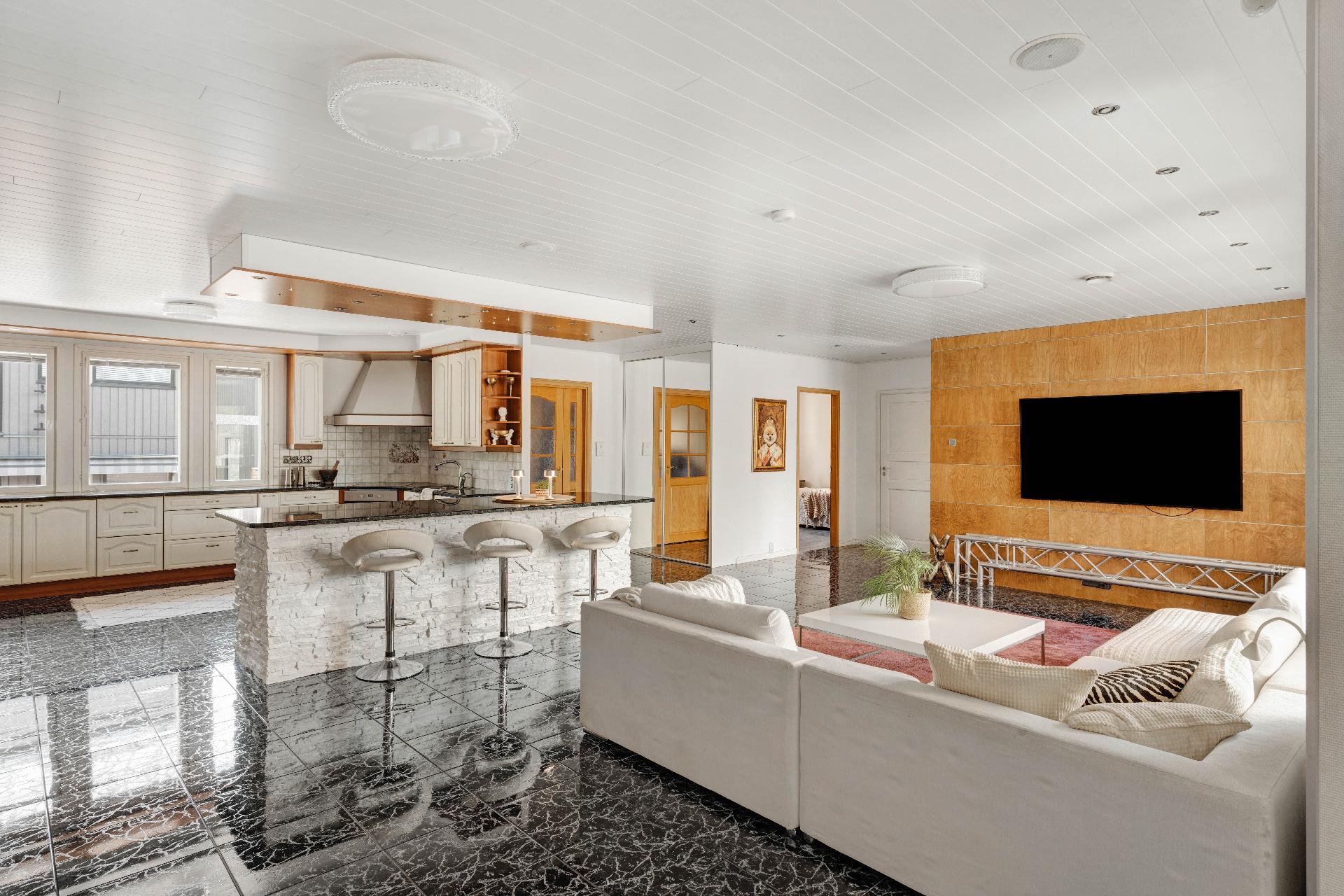 Kirjokalliontie 9, Maununneva, Helsinki