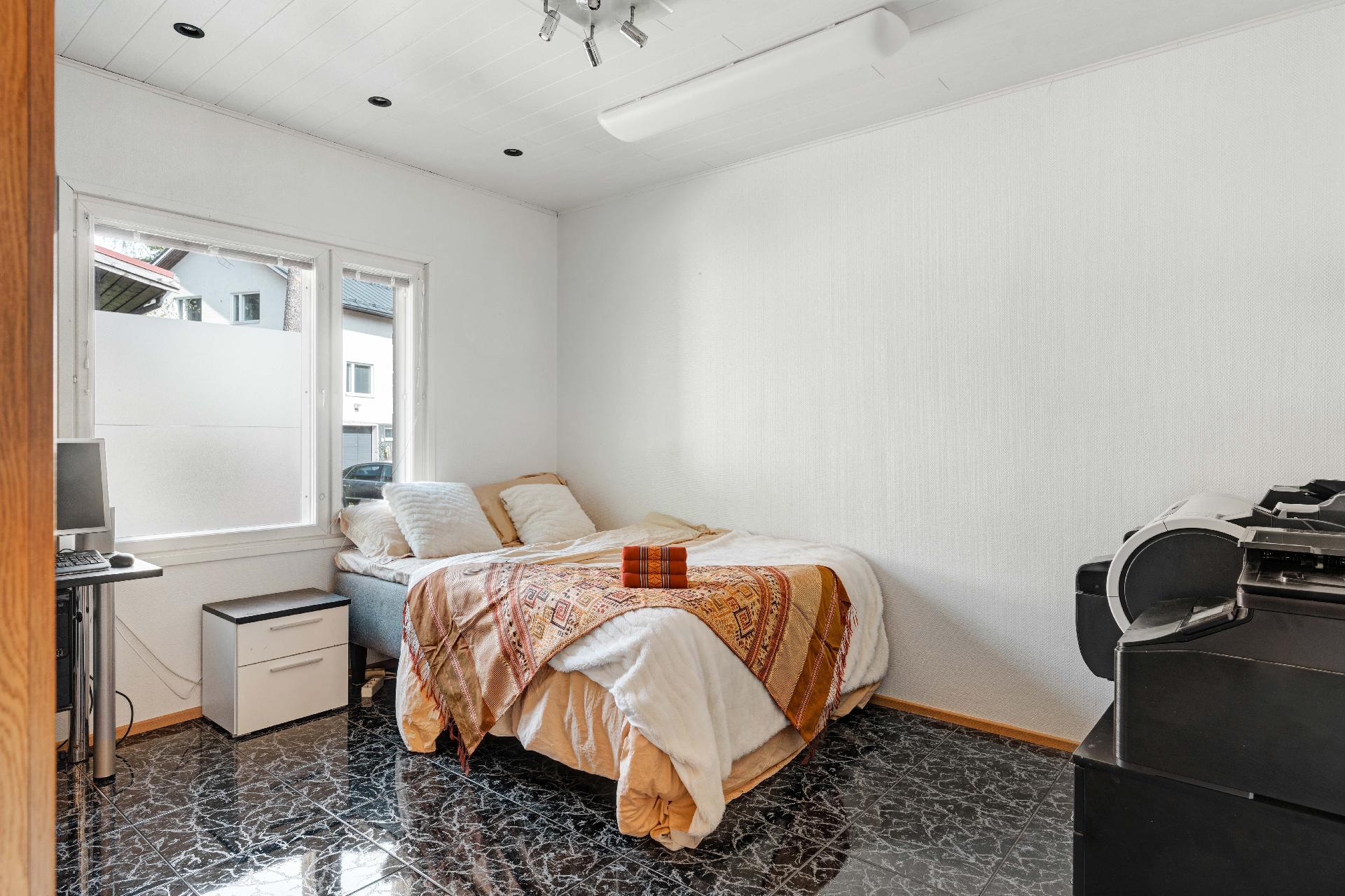 Kirjokalliontie 9, Maununneva, Helsinki