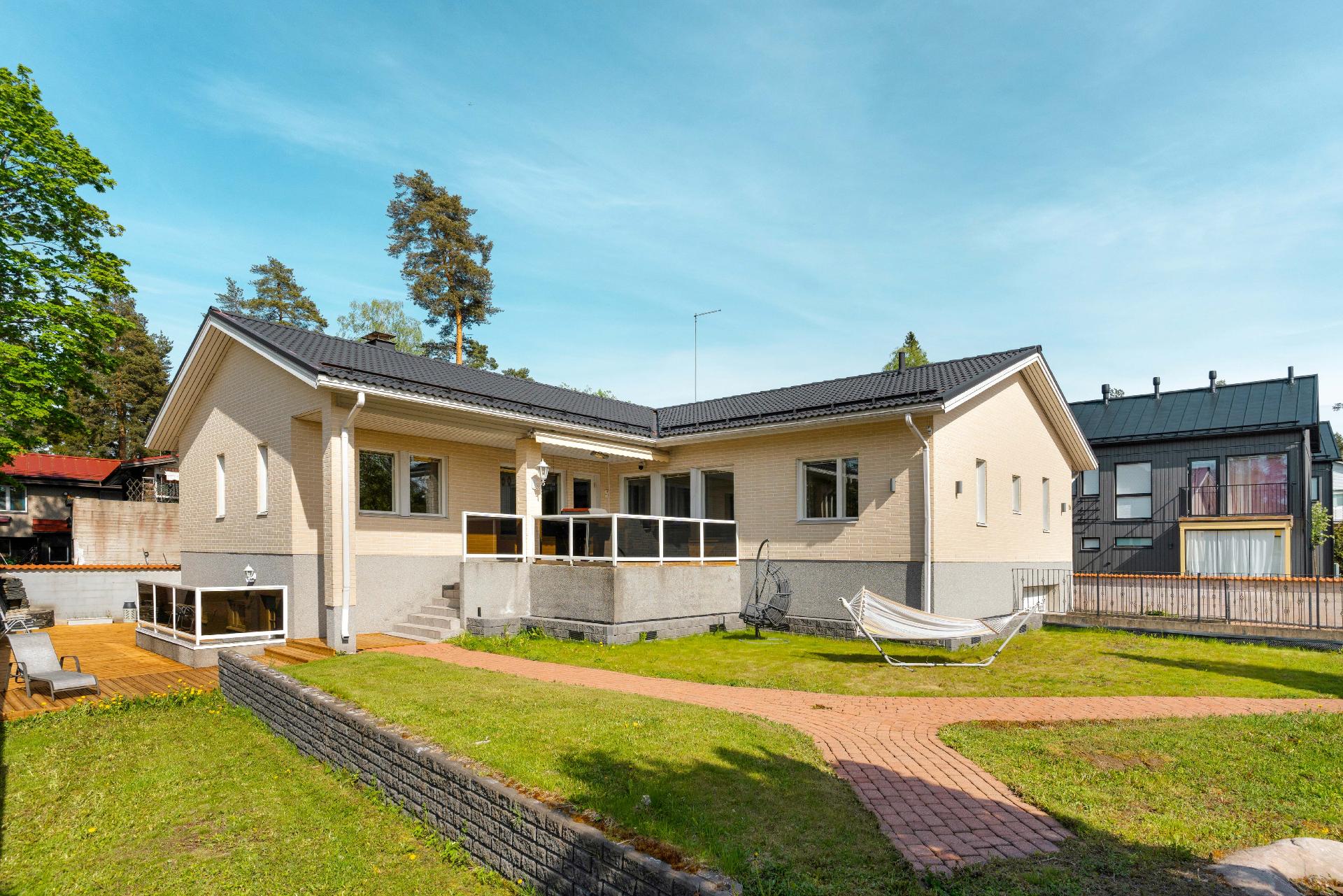 Kirjokalliontie 9, Maununneva, Helsinki