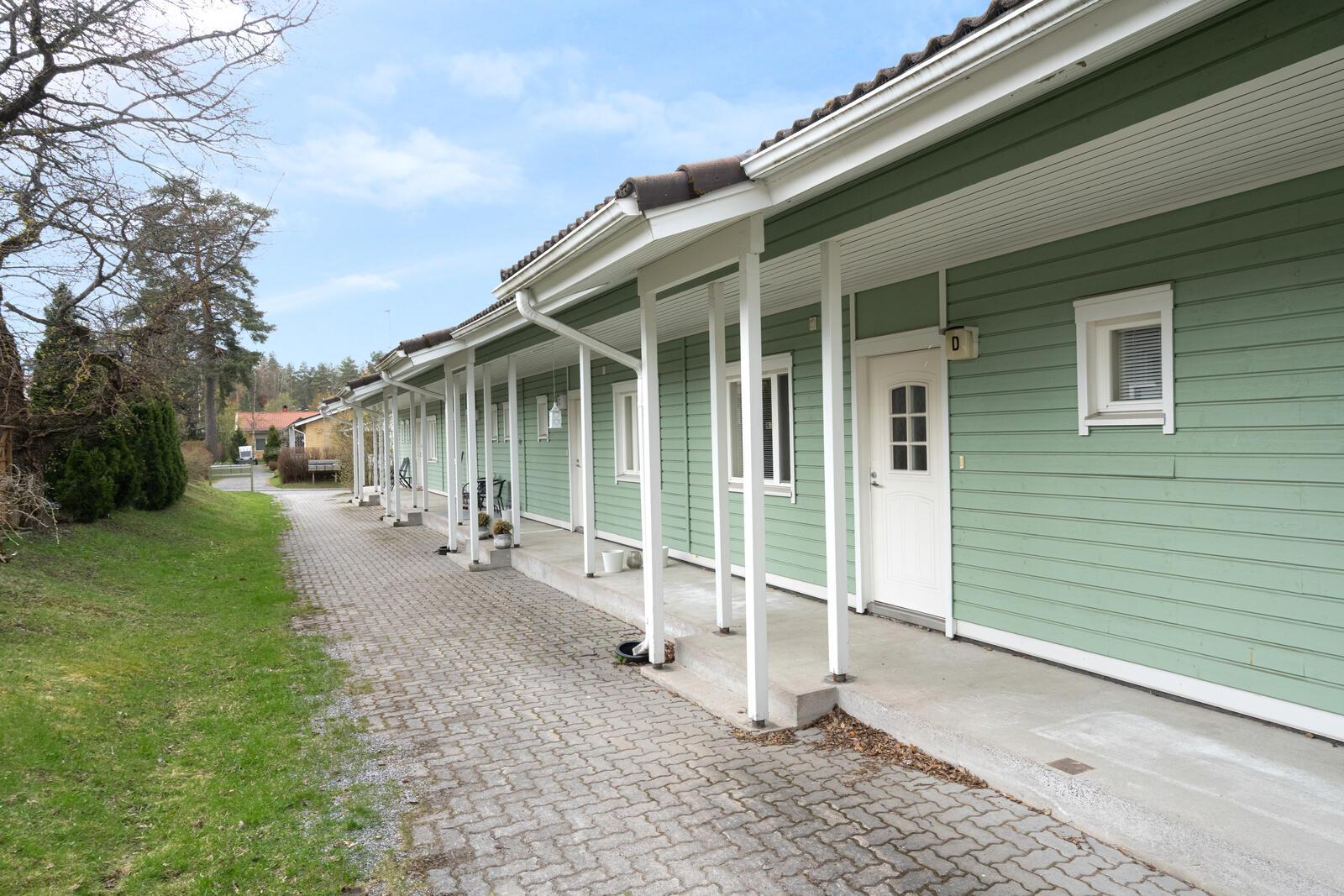 Nurmelankatu 31, Kirjavatolppa, Hyvinkää