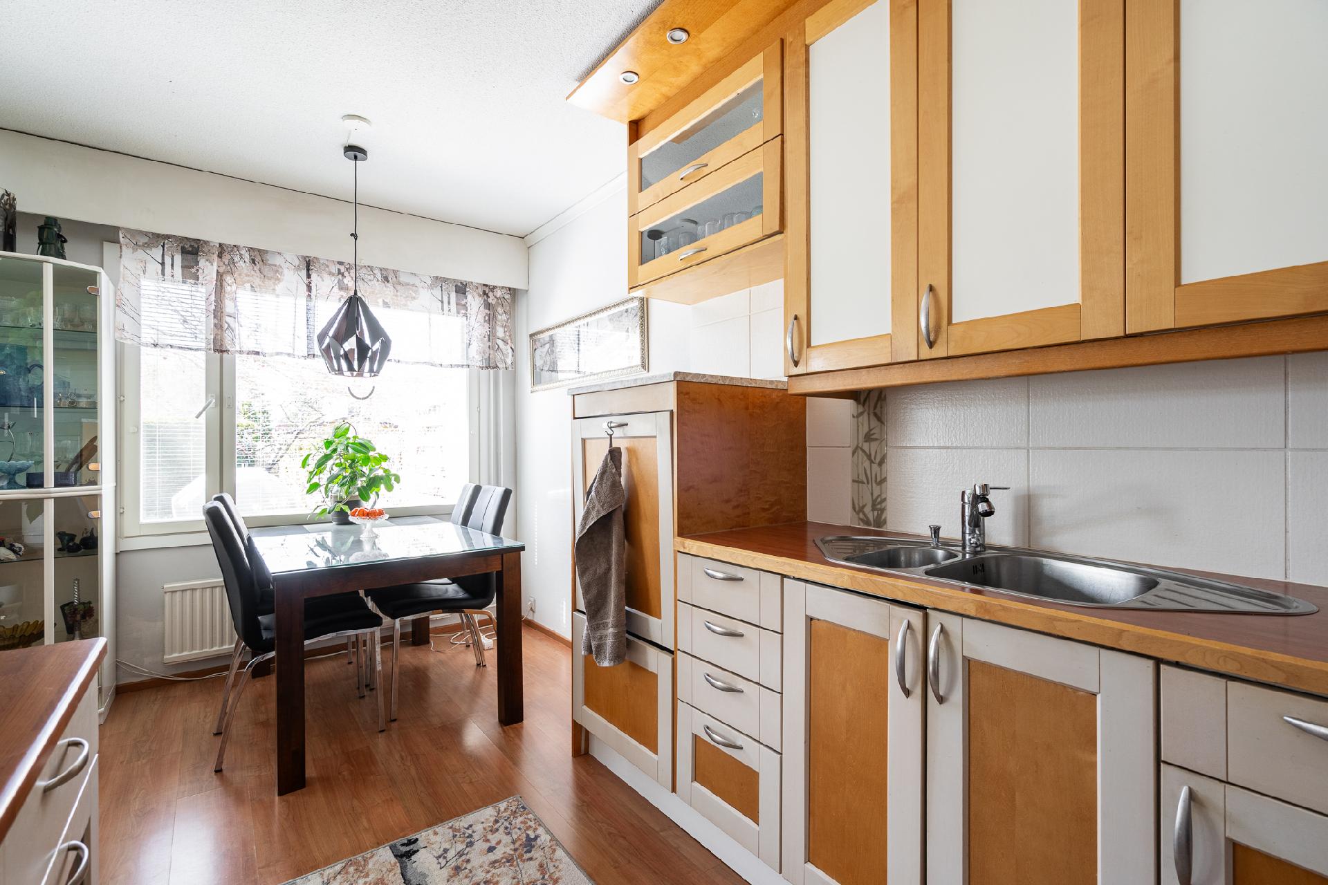 Keittiö/ruokailutila