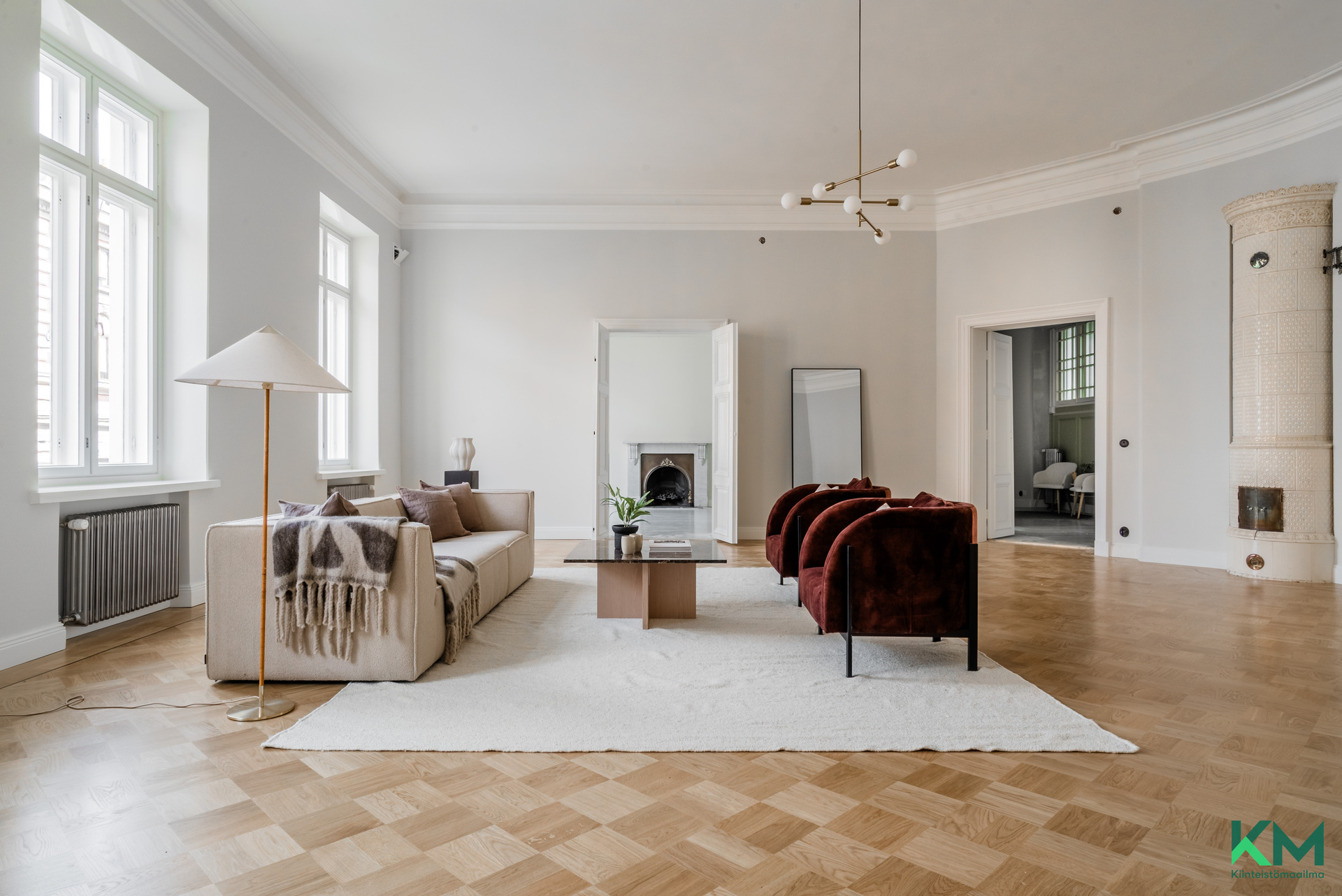 Upea n. 75 m2-kokoinen olohuone
