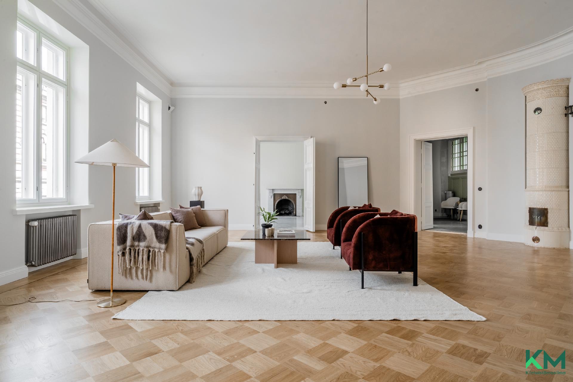 Upea n. 75 m2-kokoinen olohuone