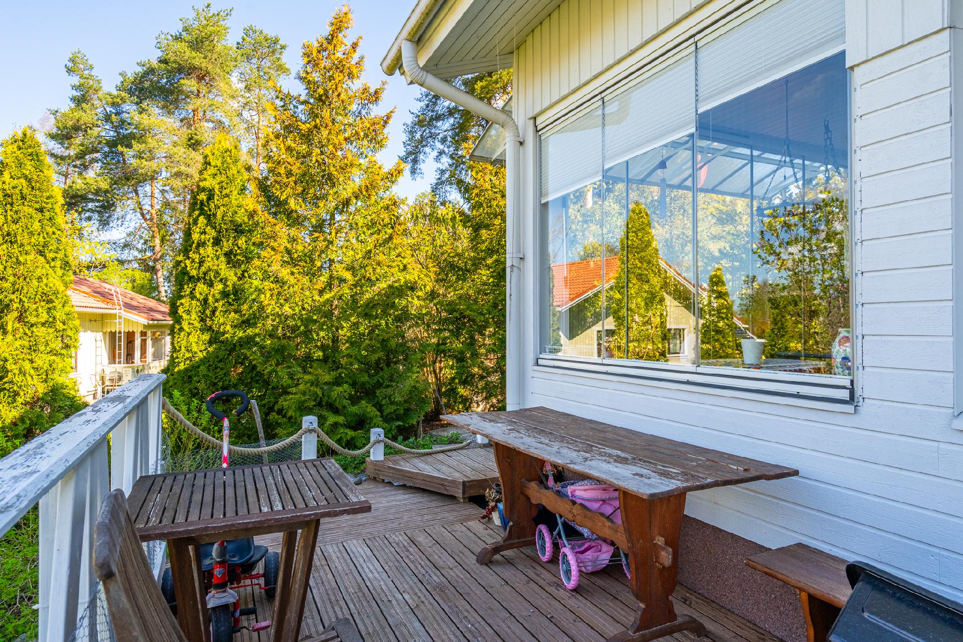 Lasittamaton terassi