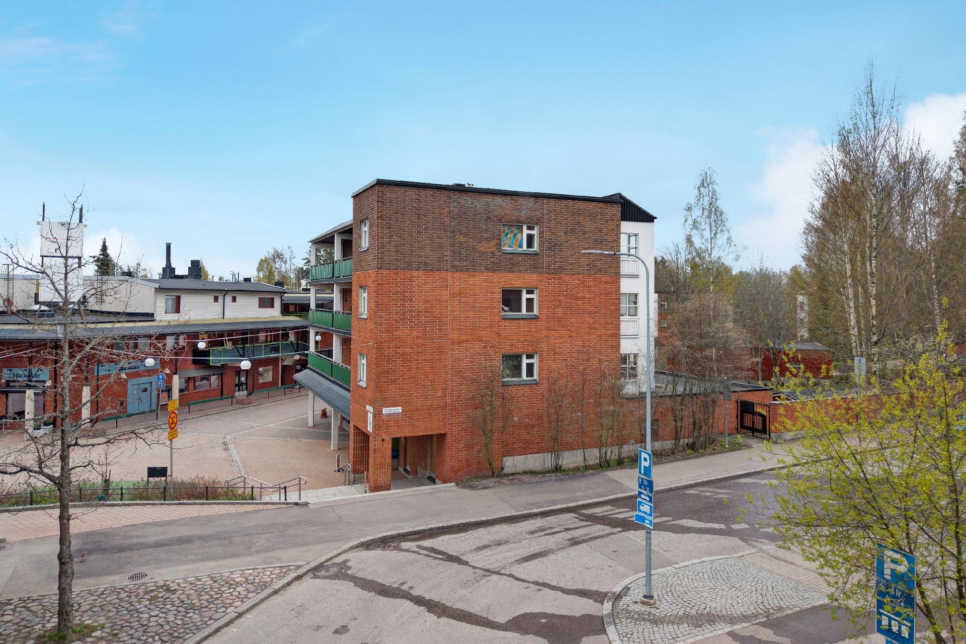 Puustellintie 4, Malminkartano, Helsinki