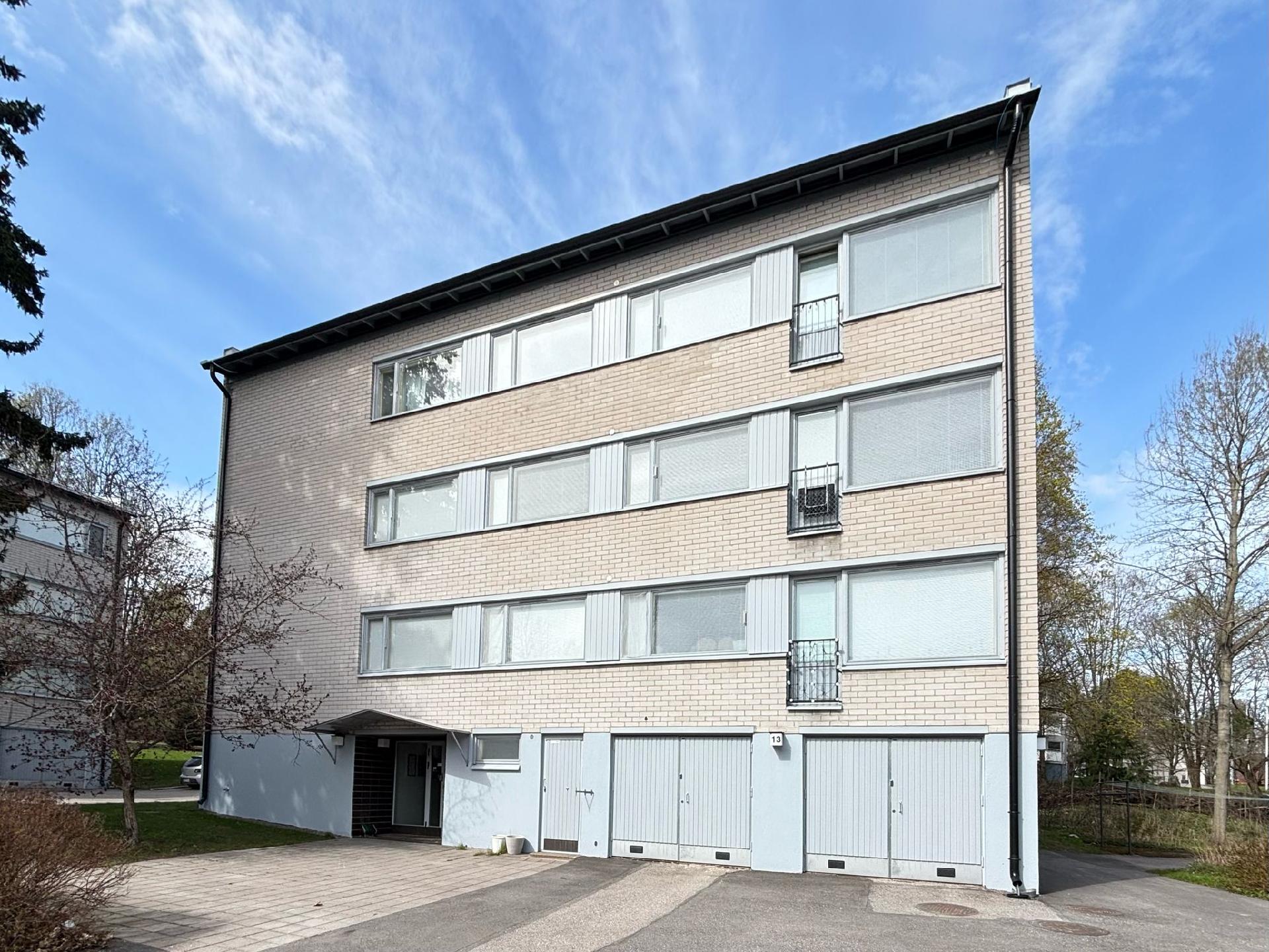 Anianpellontie 13, Malmi, Helsinki