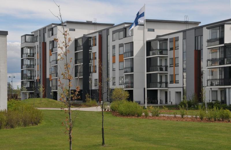 julkisivu joelta päin