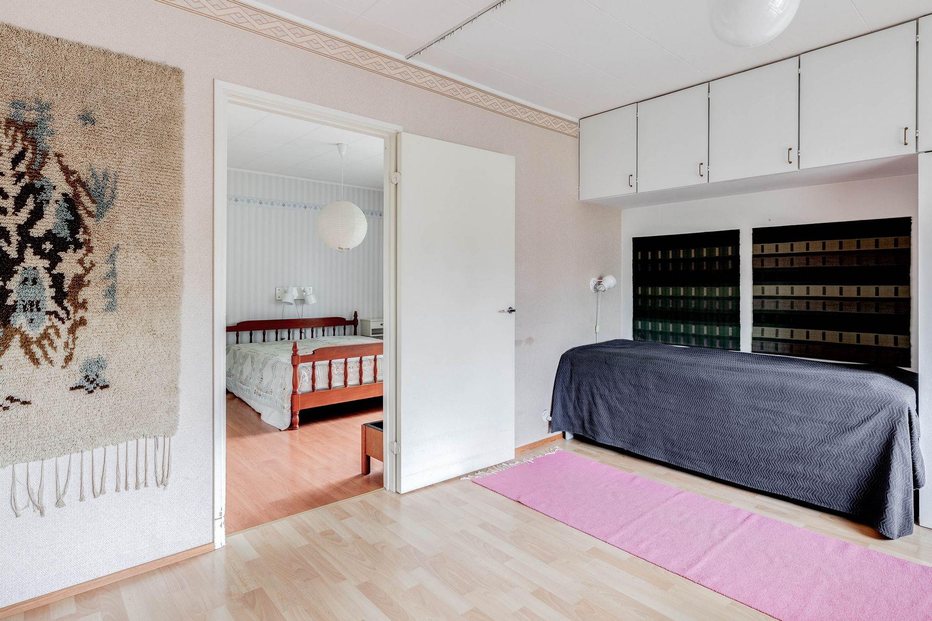 Asessorintie 1a, Torpparinmäki, Helsinki