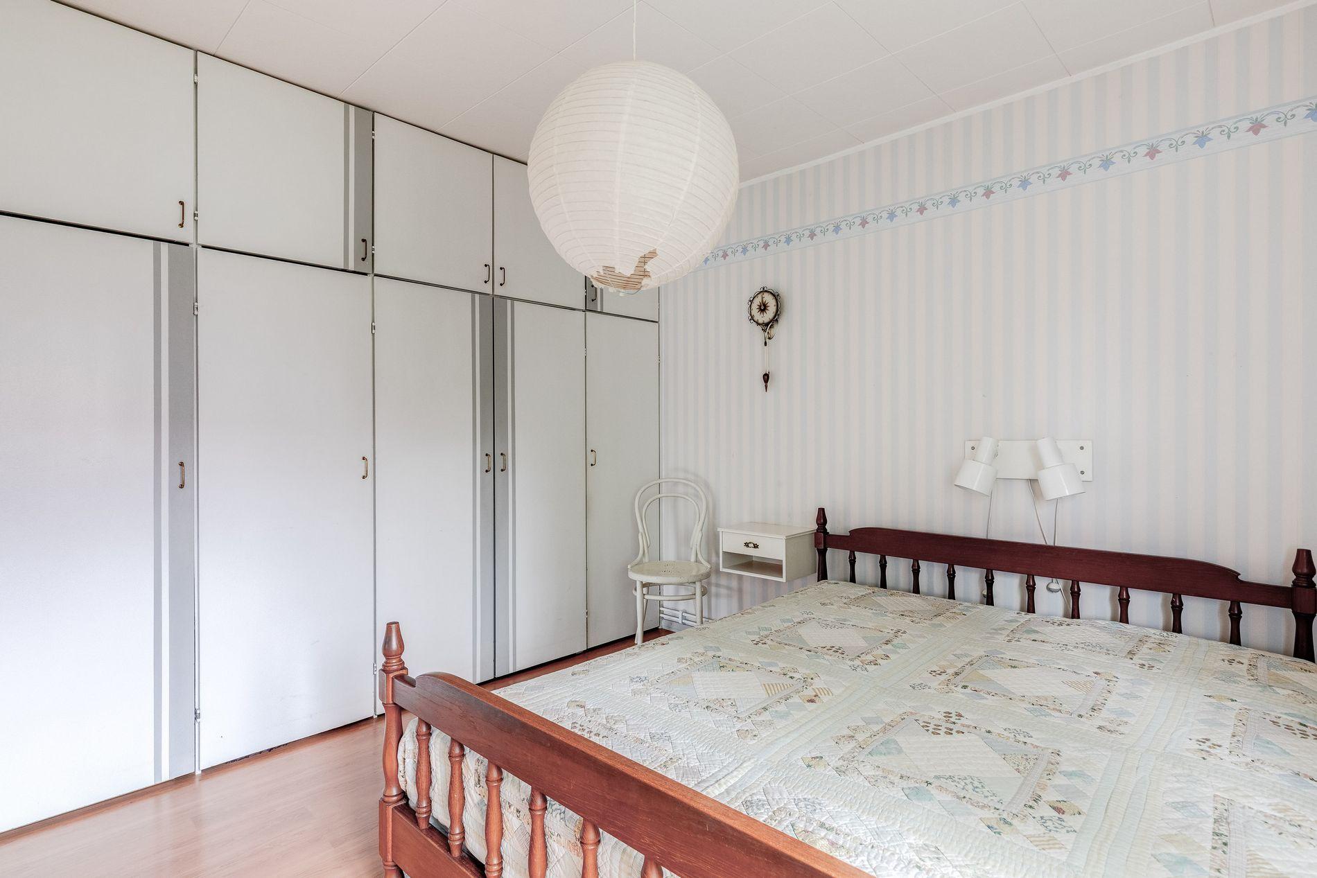 Asessorintie 1a, Torpparinmäki, Helsinki