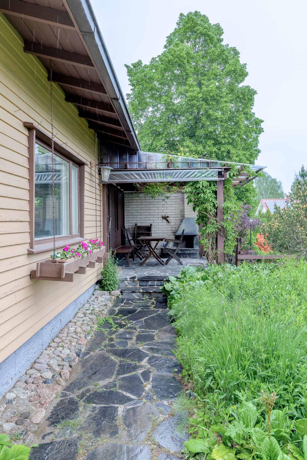 Asessorintie 1a, Torpparinmäki, Helsinki