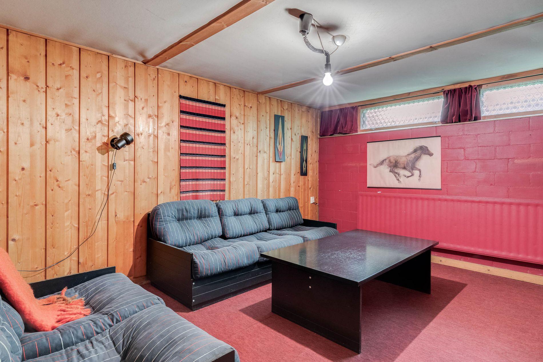 Asessorintie 1a, Torpparinmäki, Helsinki