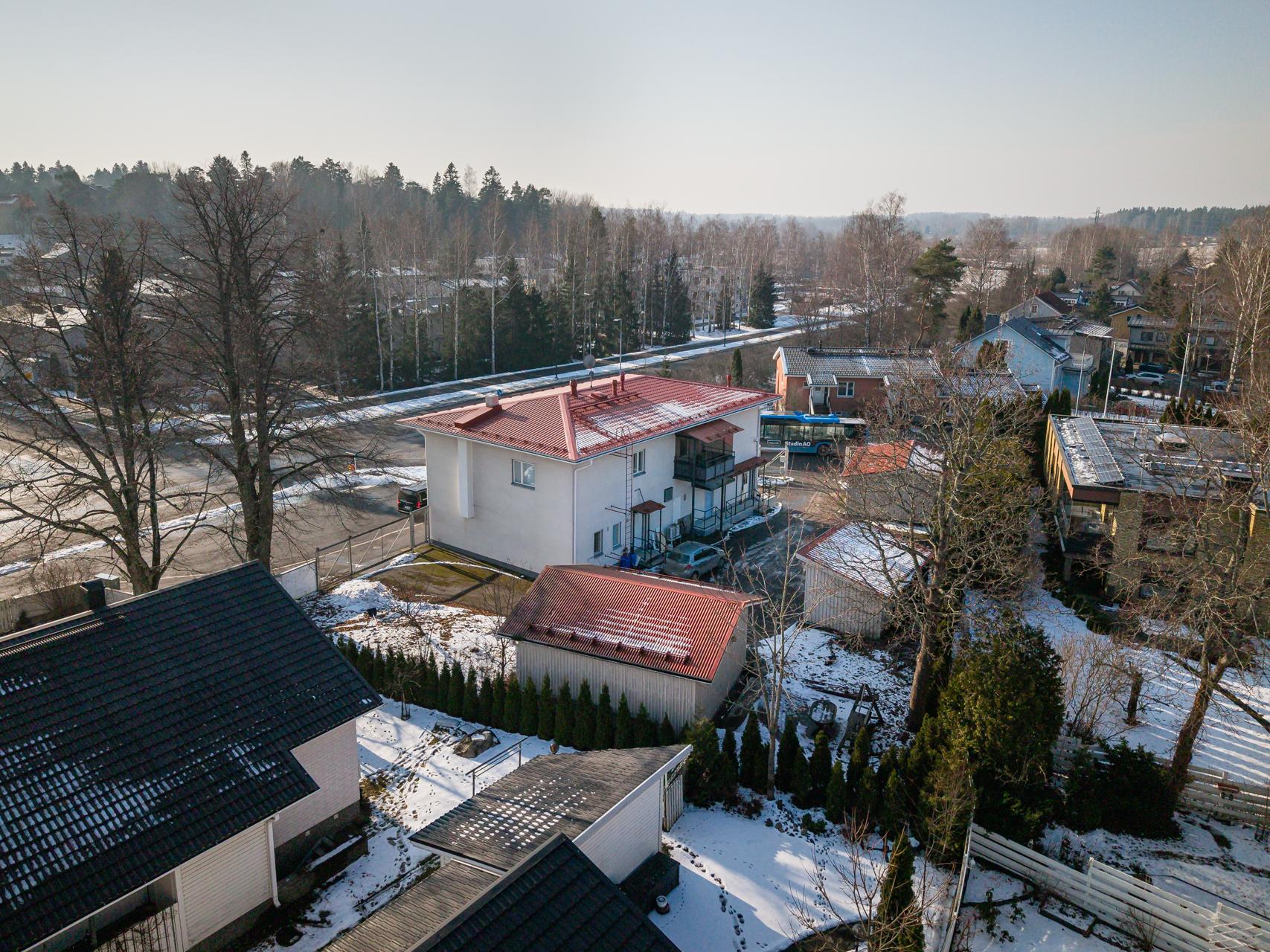 Karhusuontie 27, Pukinmäki, Helsinki