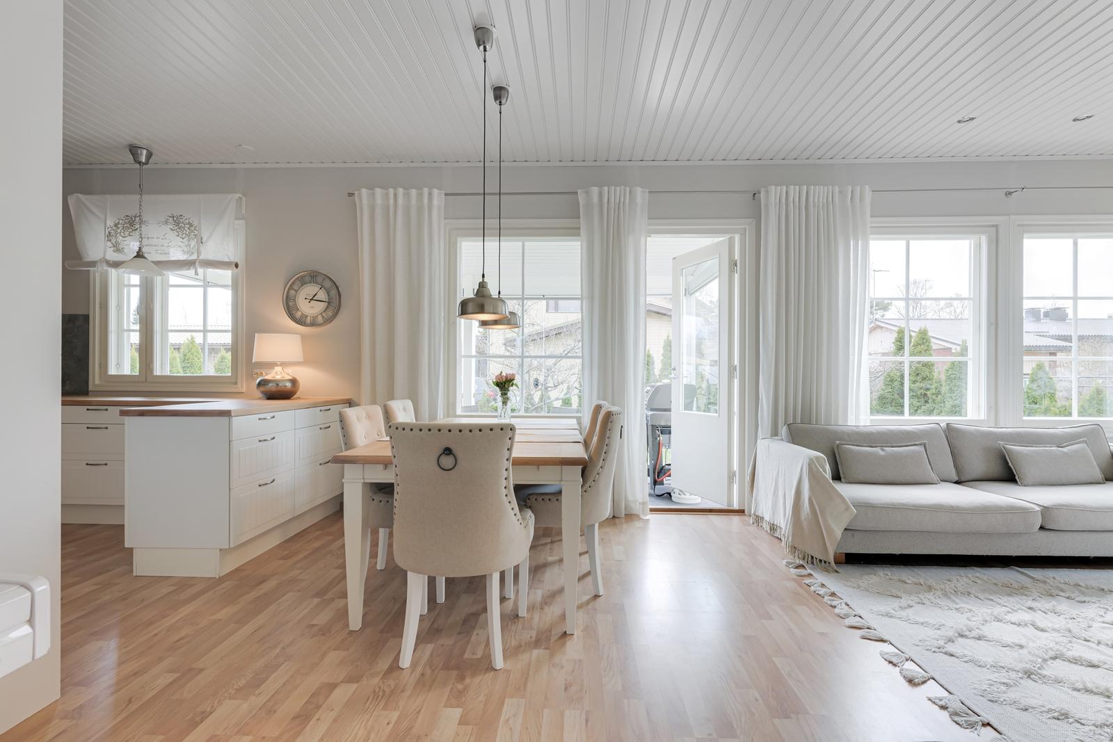 Heinäpellontie 34b, Tapaninkylä, Helsinki