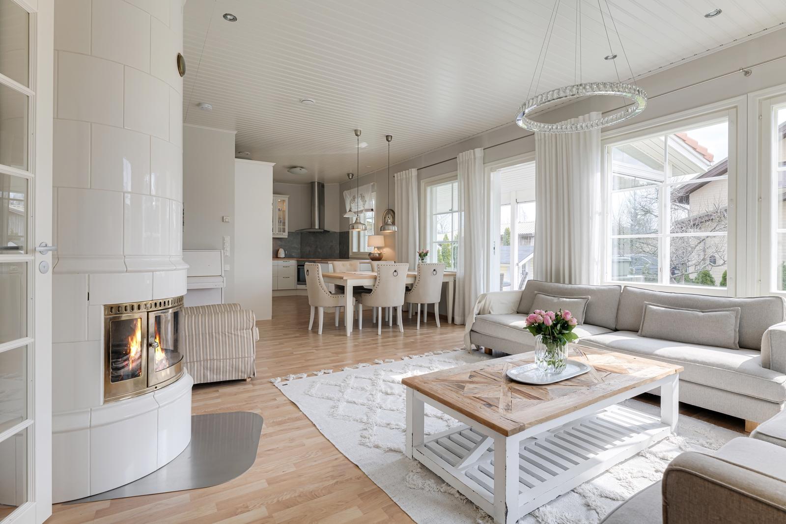 Heinäpellontie 34b, Tapaninkylä, Helsinki