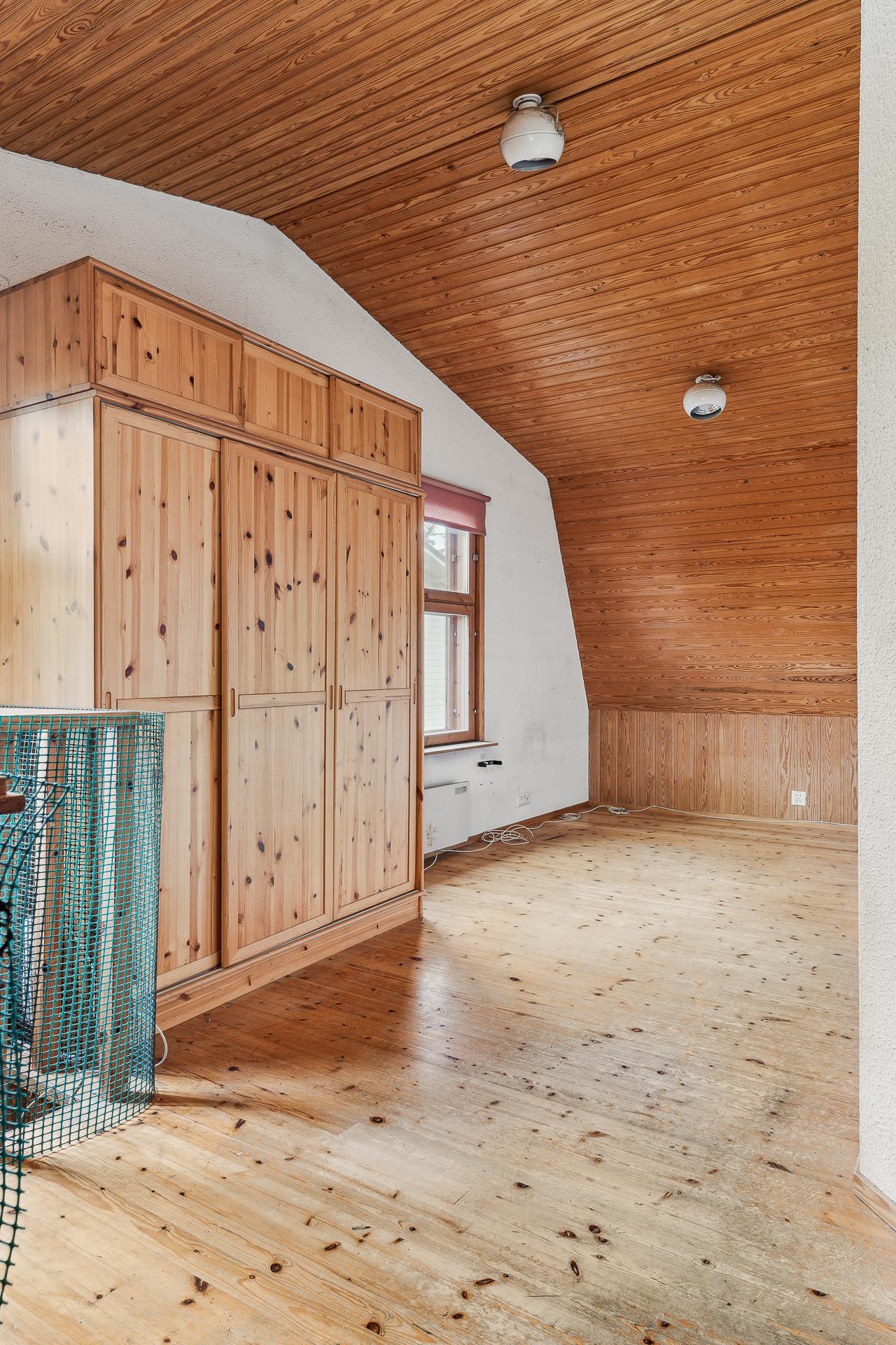 Rasmuksentie 6, Tapaninkylä, Helsinki