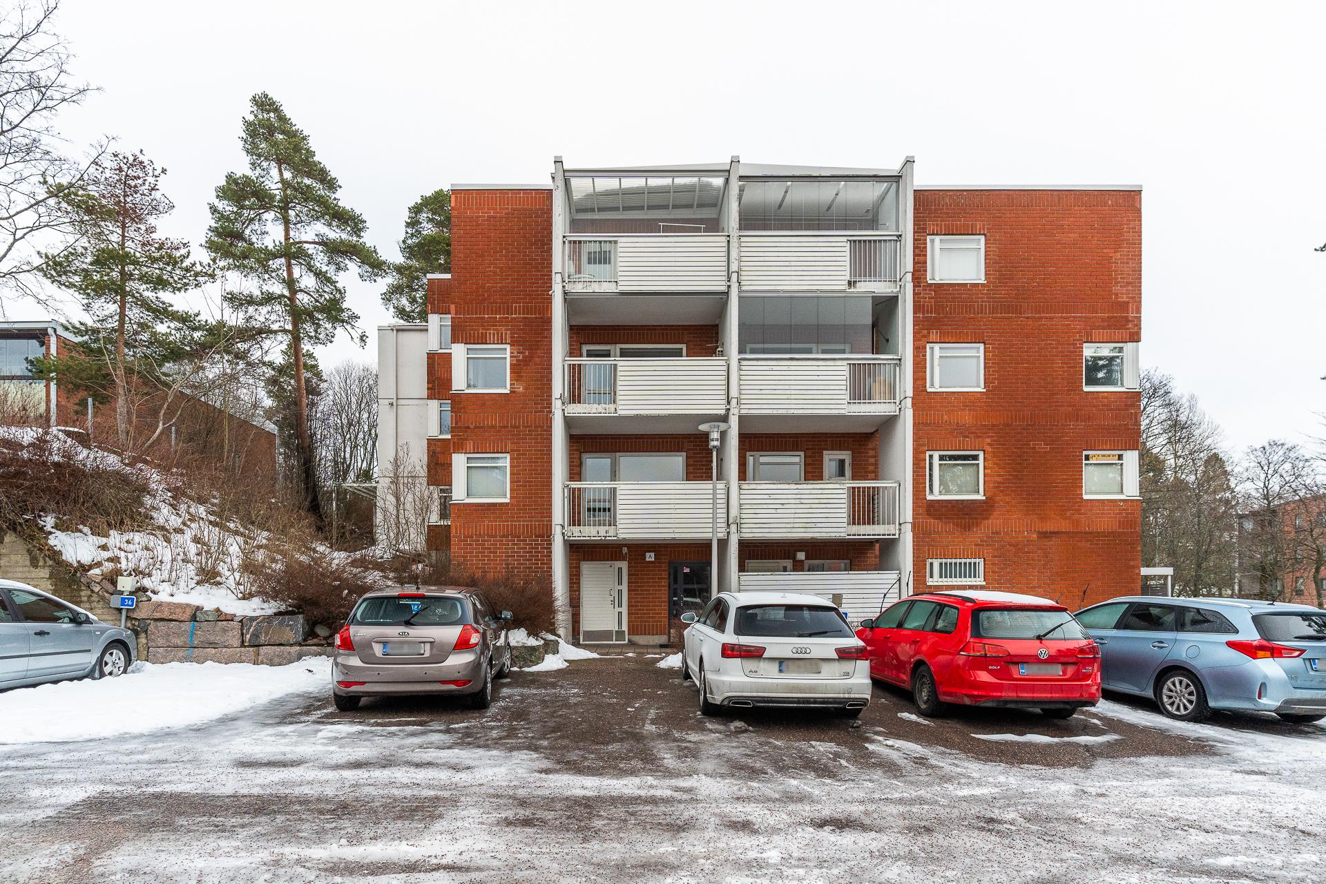 Julkisivu