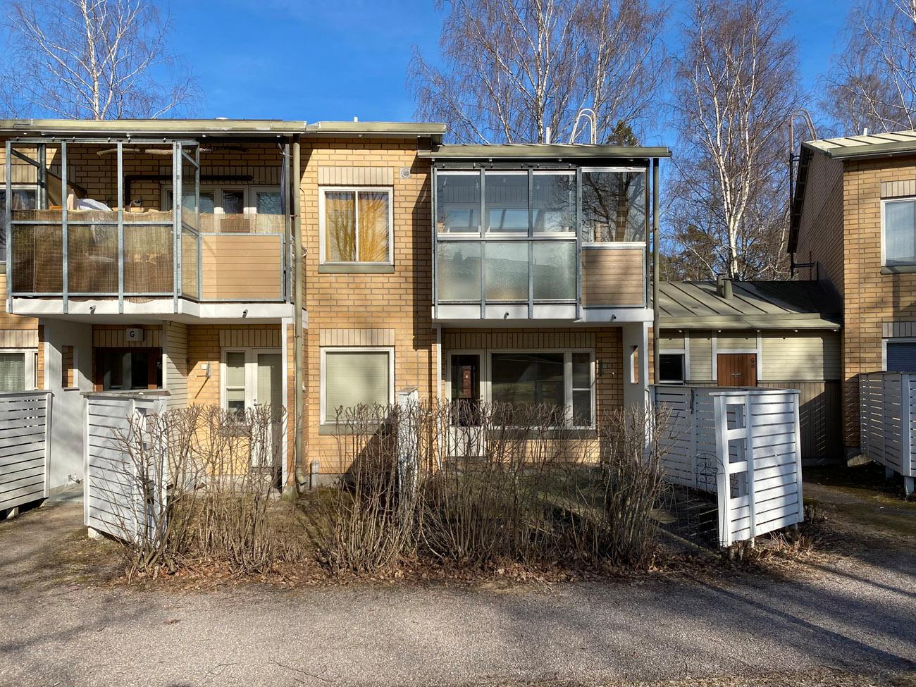 Julkisivu