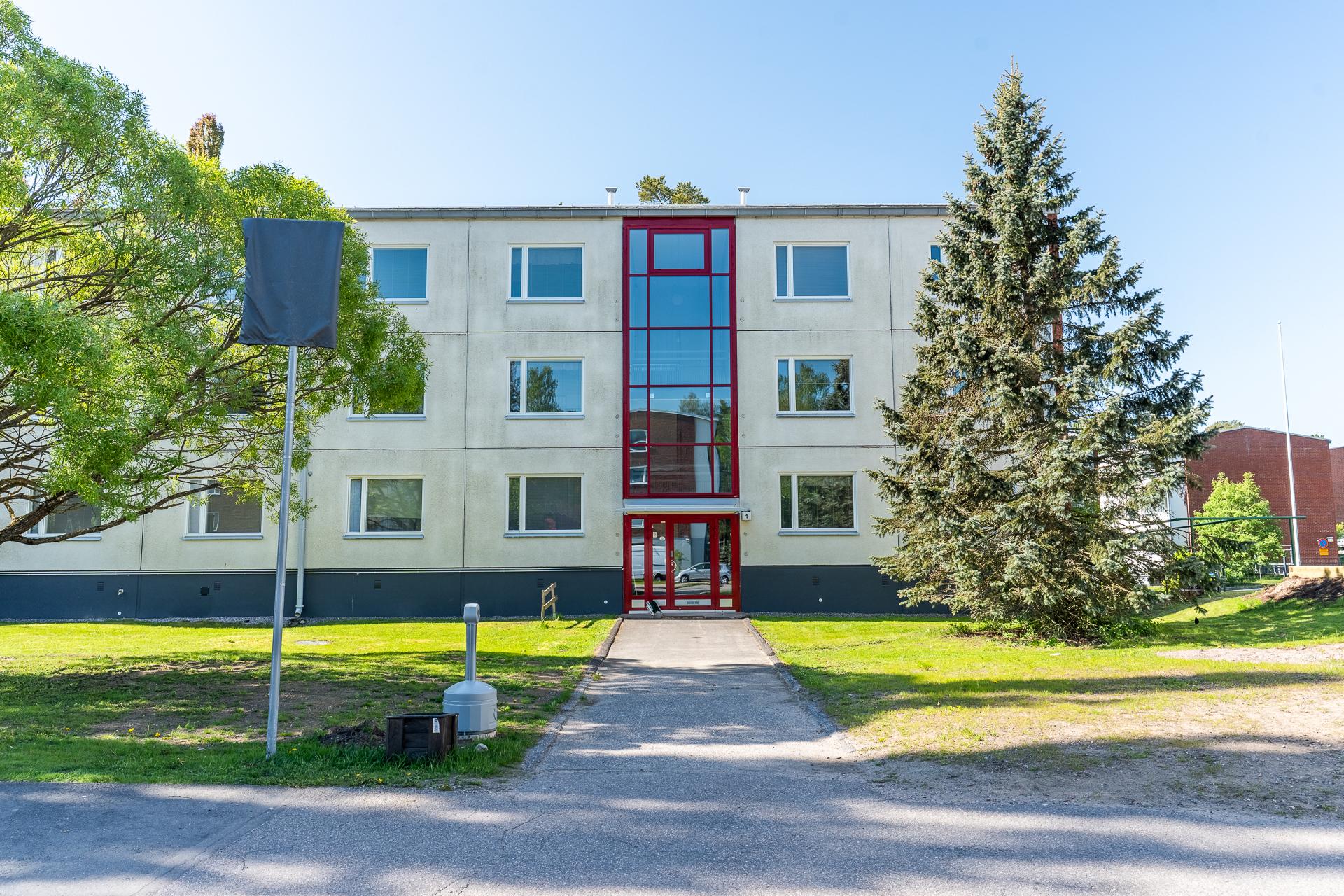 Julkisivu