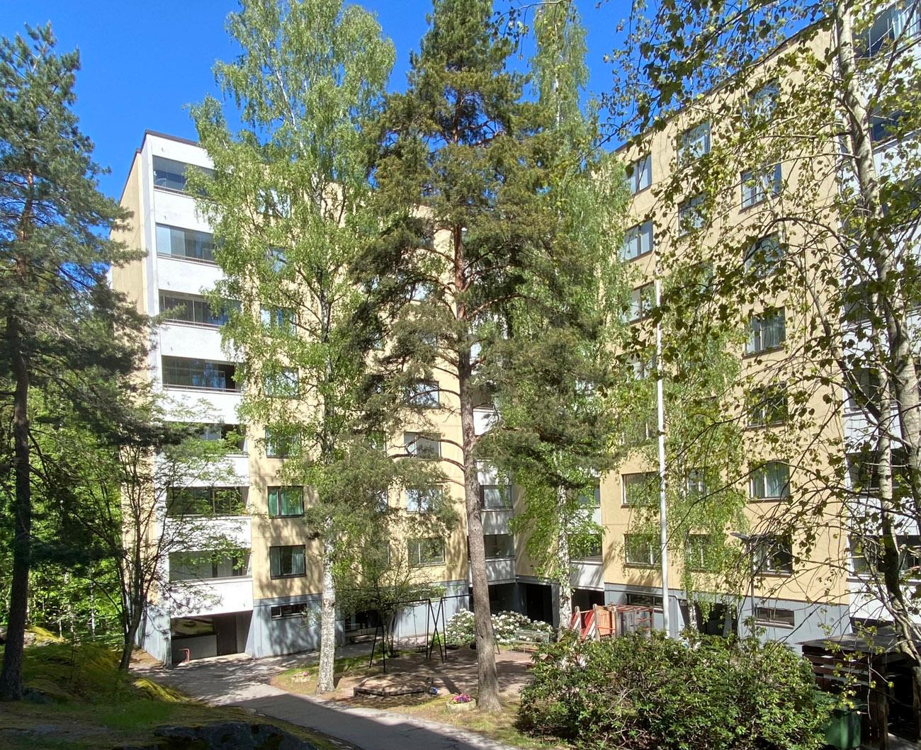 Julkisivu