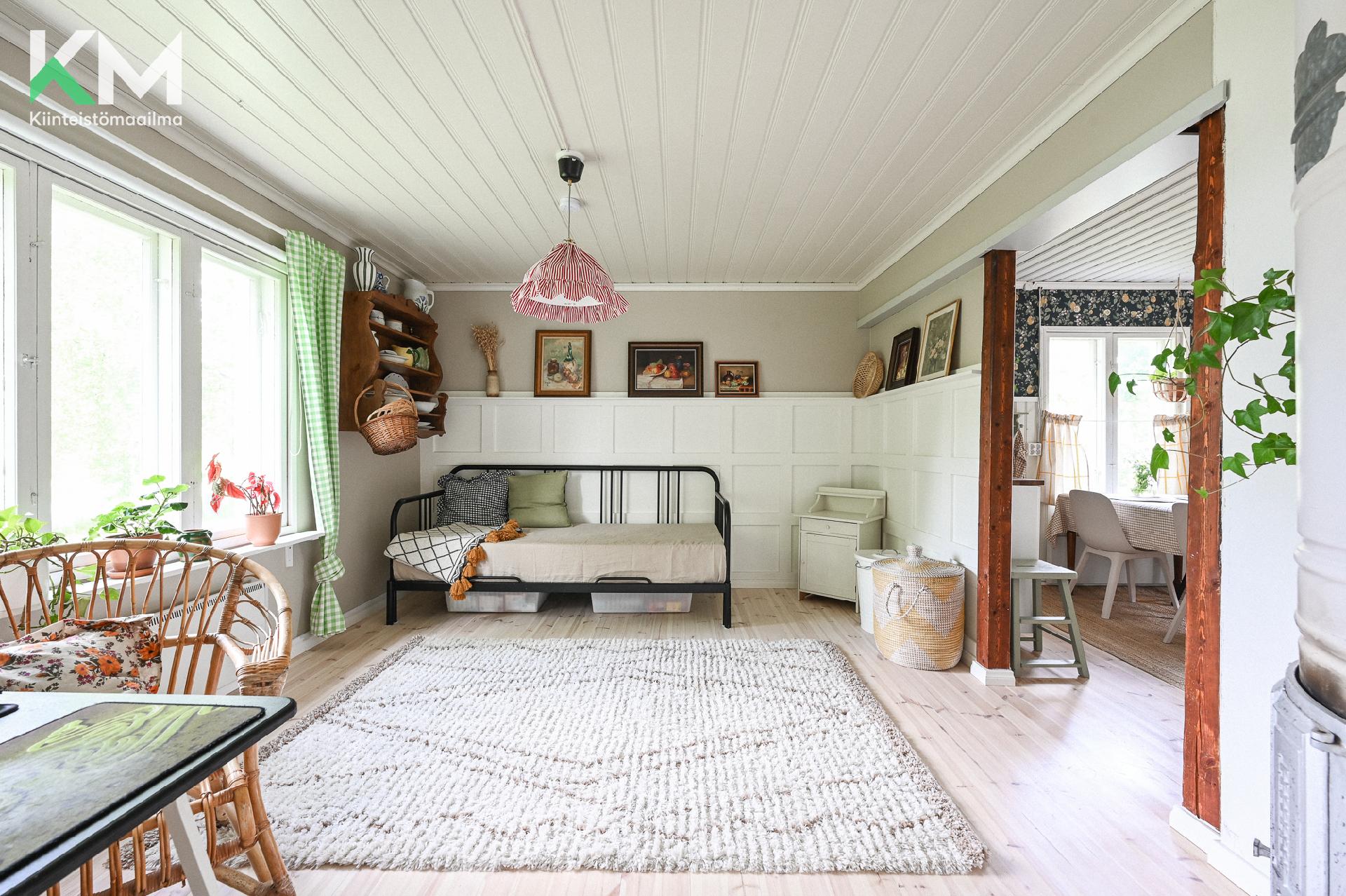 Peltotie 17, Kurikka