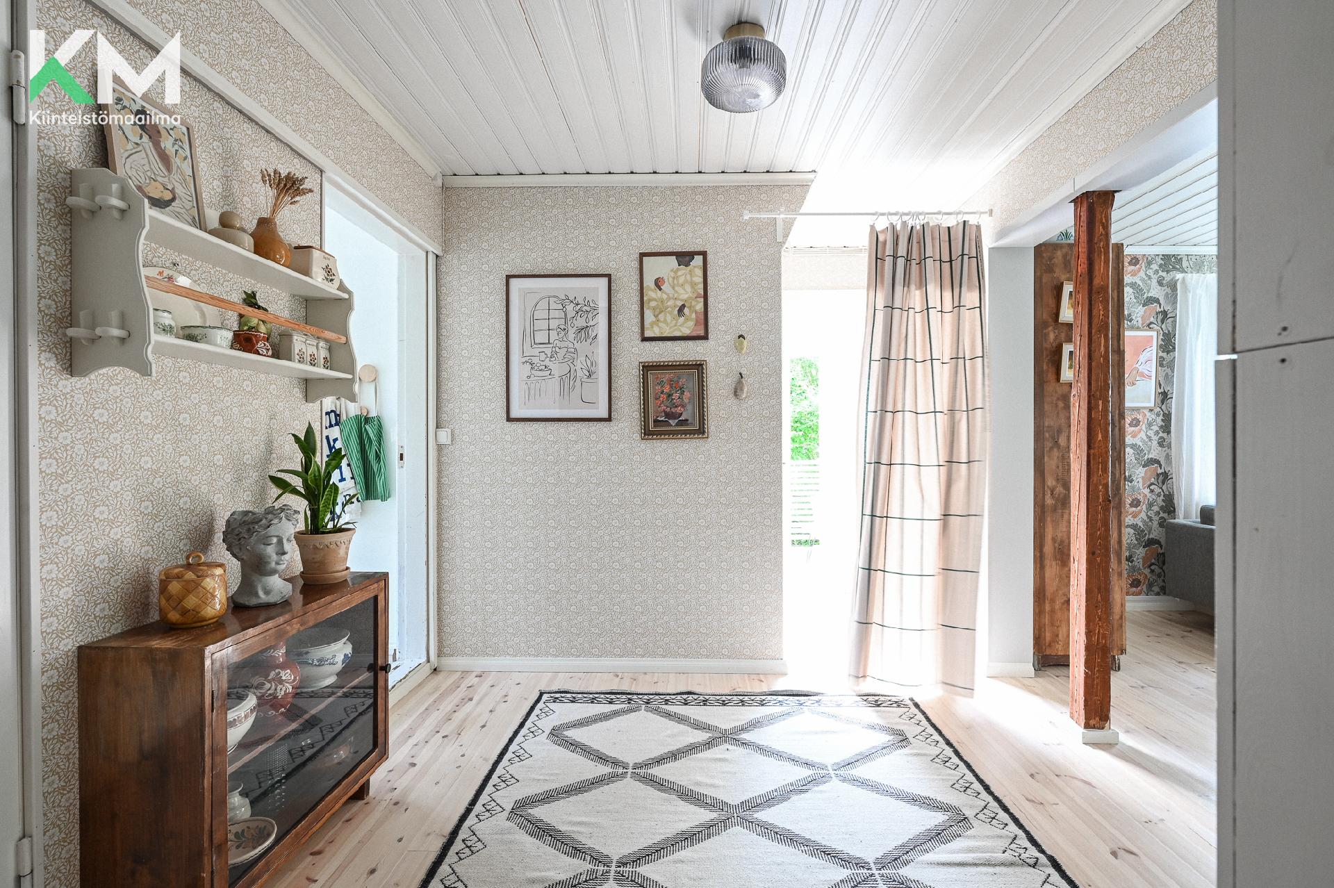 Peltotie 17, Kurikka