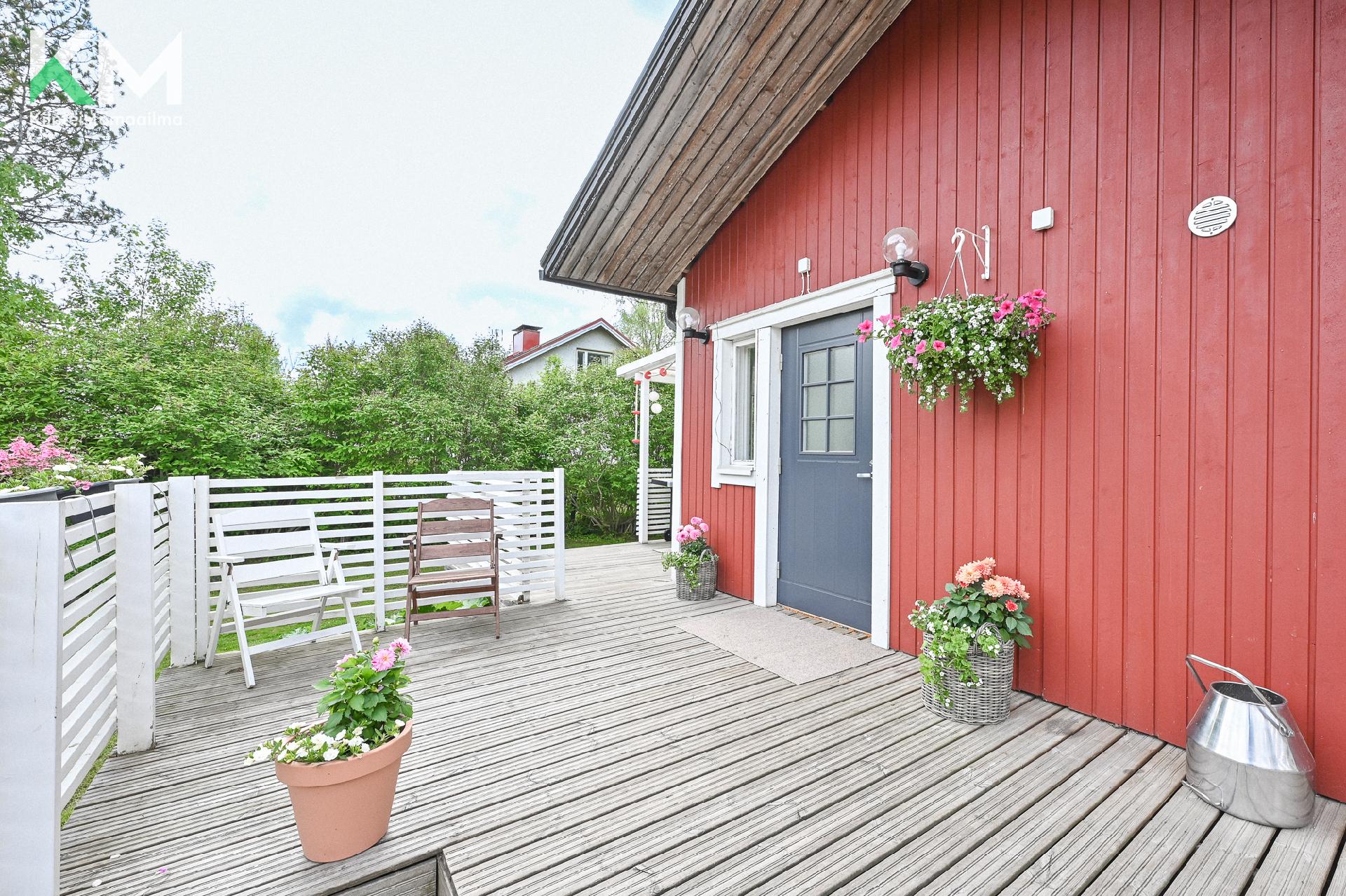 Peltotie 17, Kurikka