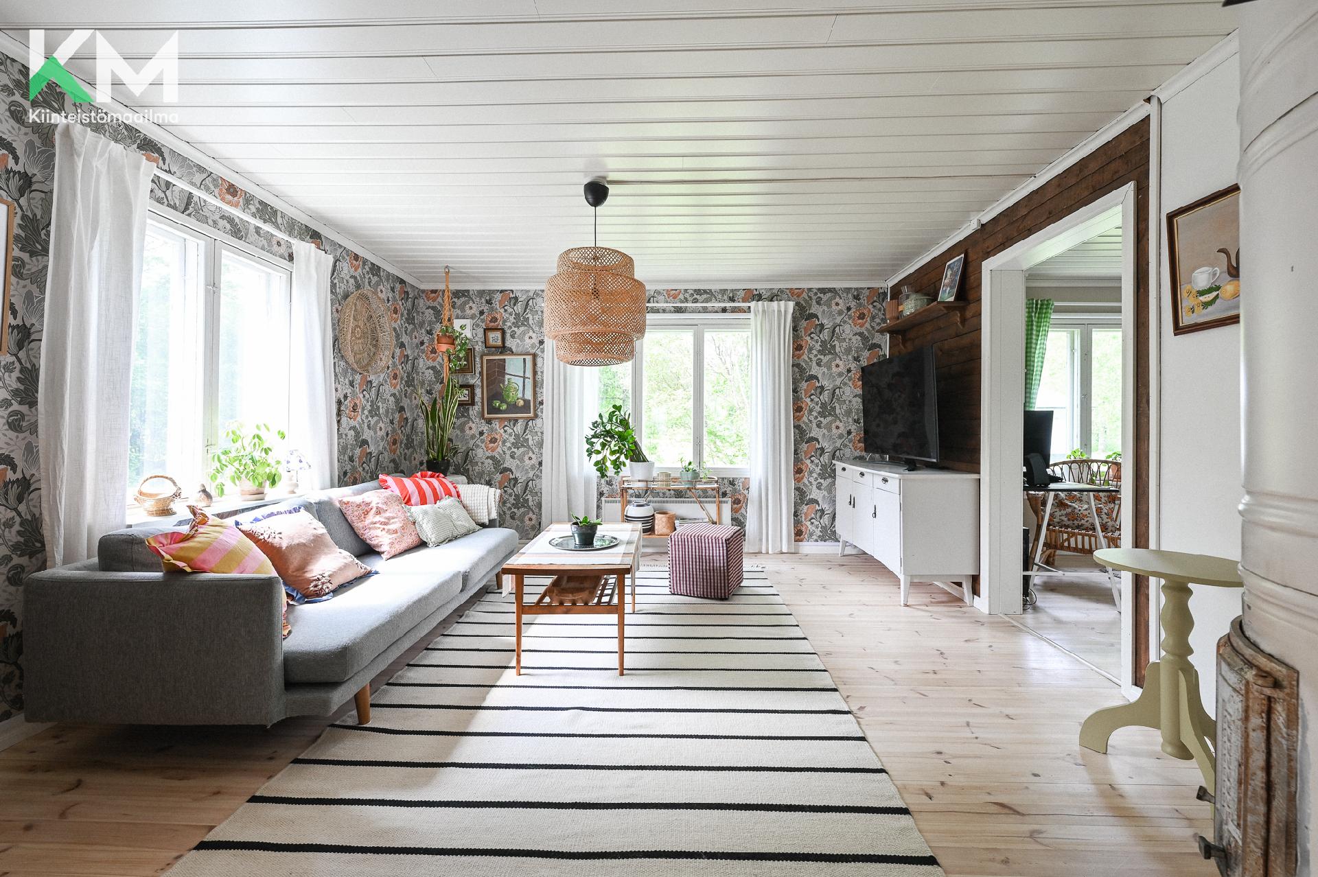 Peltotie 17, Kurikka