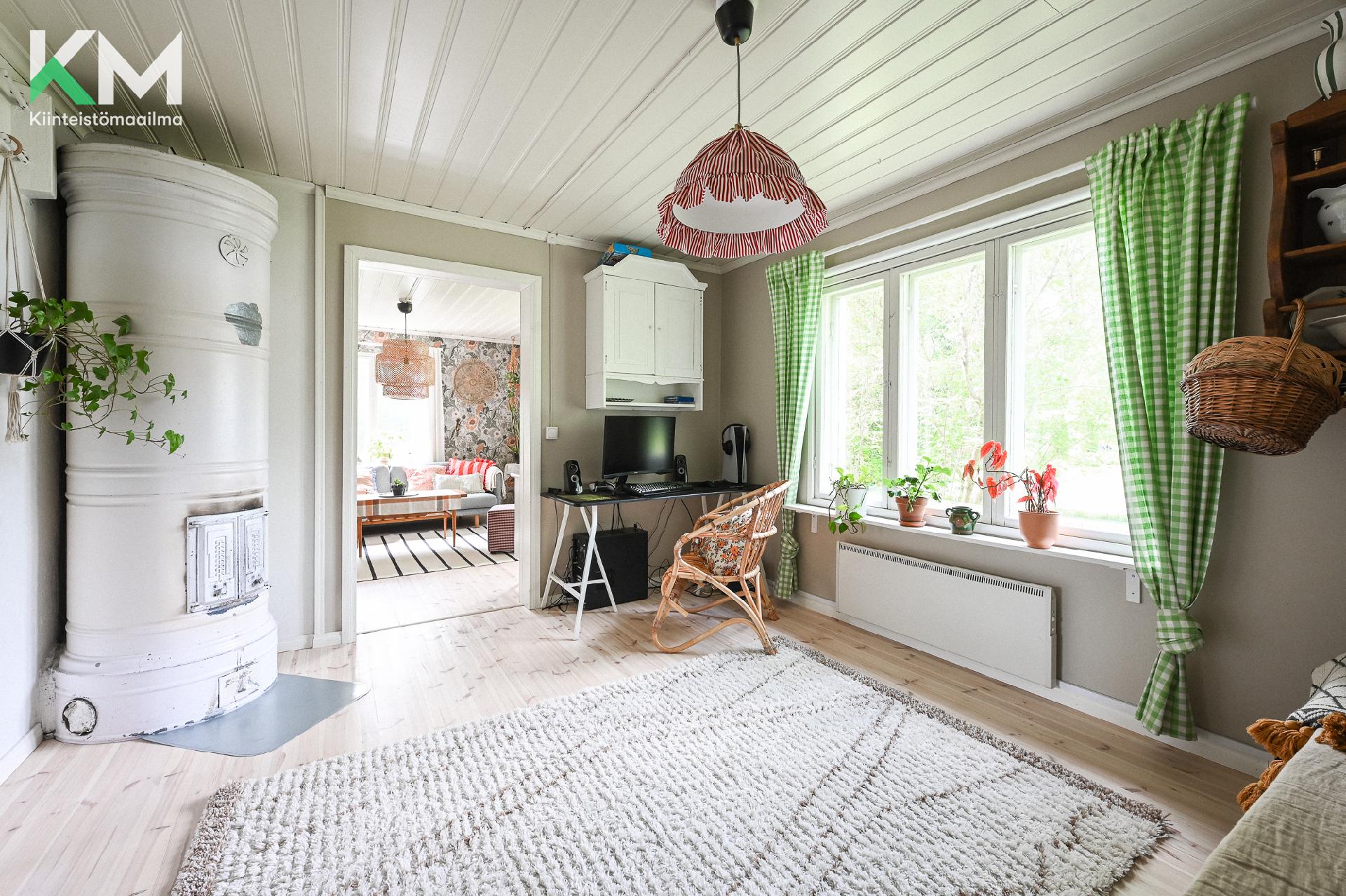 Peltotie 17, Kurikka