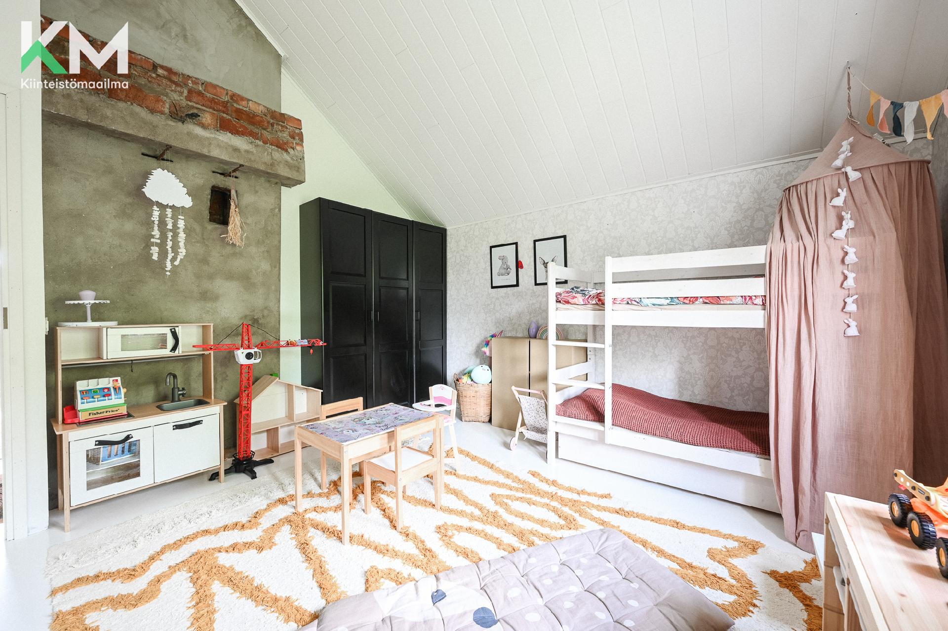 Peltotie 17, Kurikka