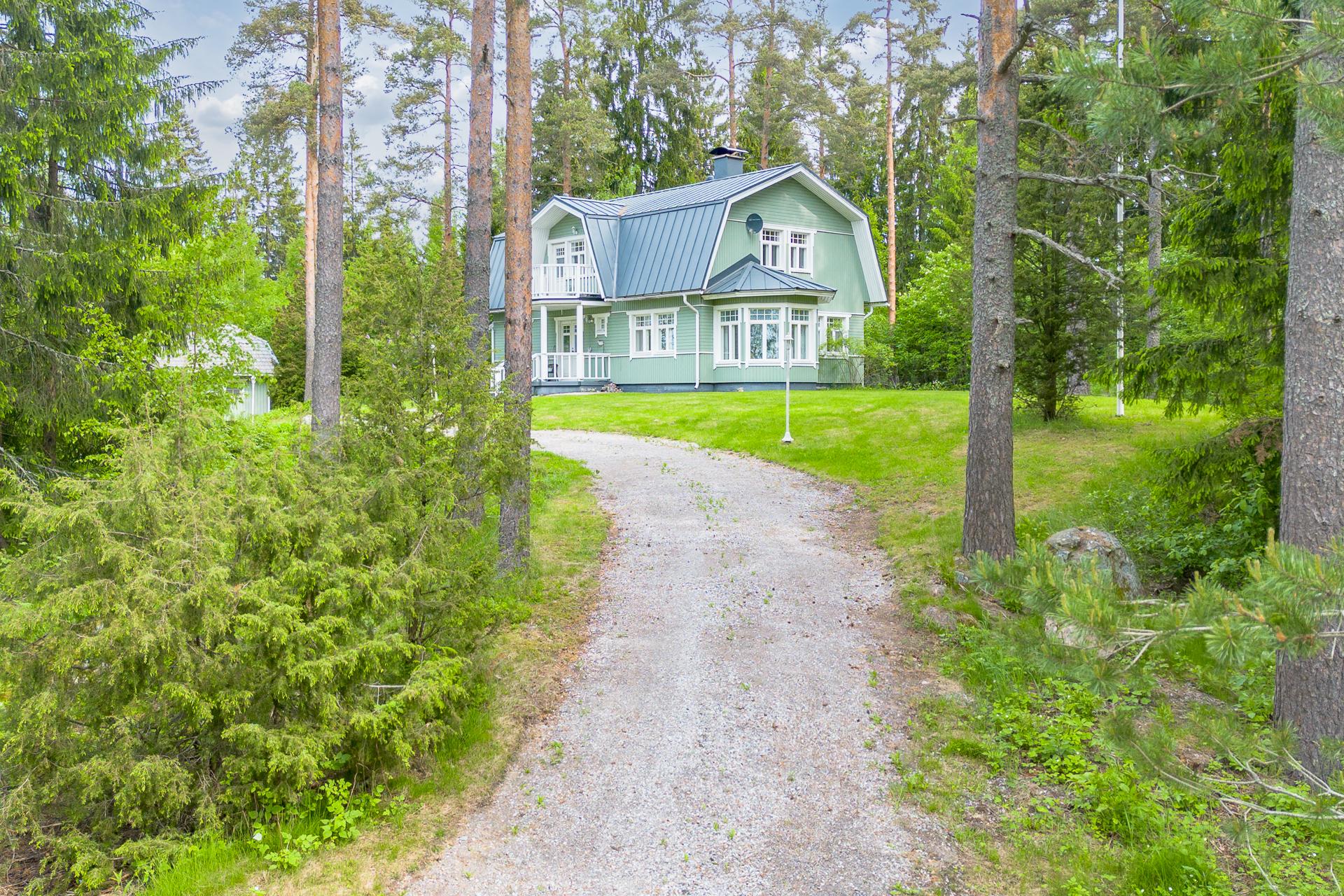 Suomiehentie 180, Hyvinkää