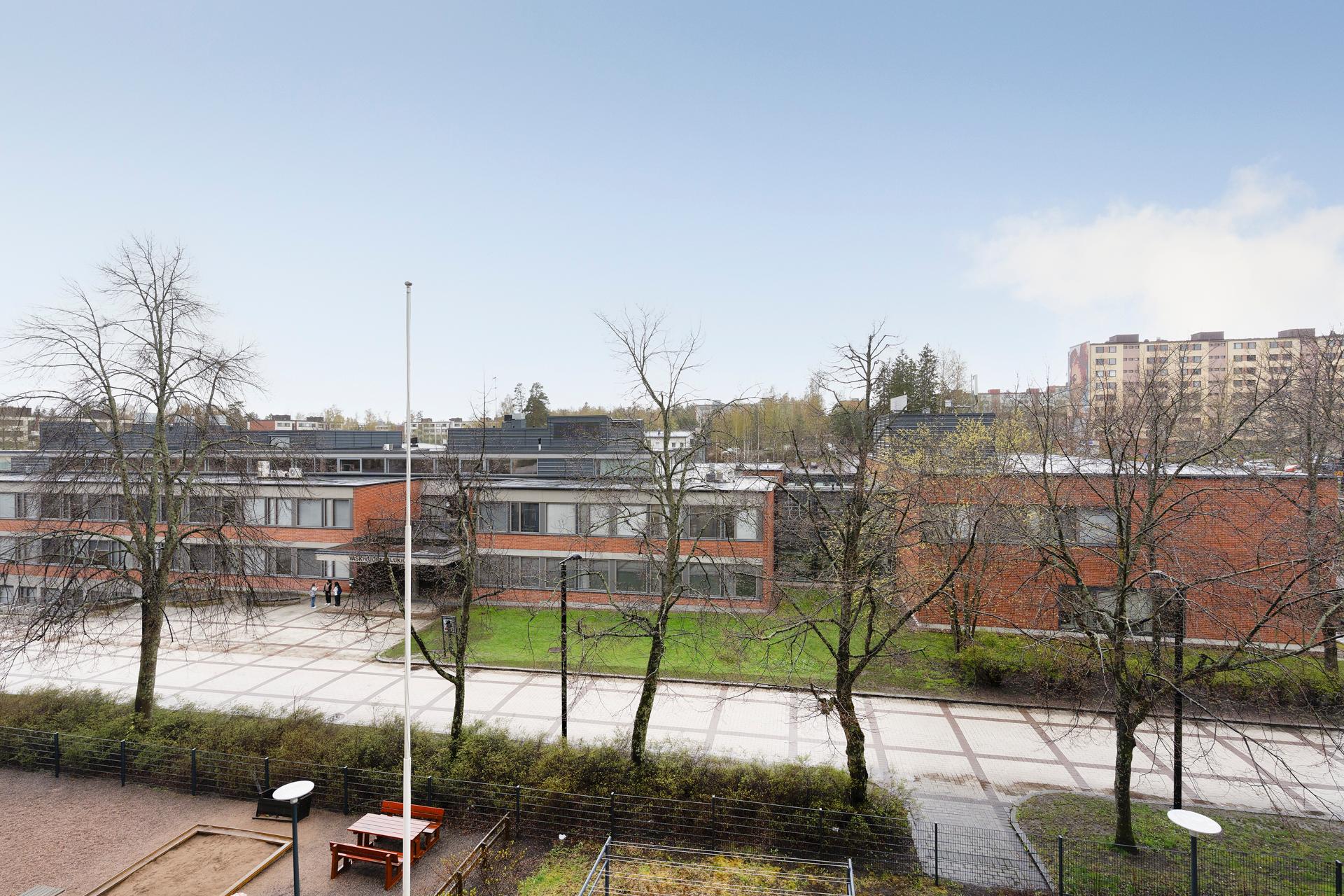 Myyrmäentie 4, Myyrmäki, Vantaa