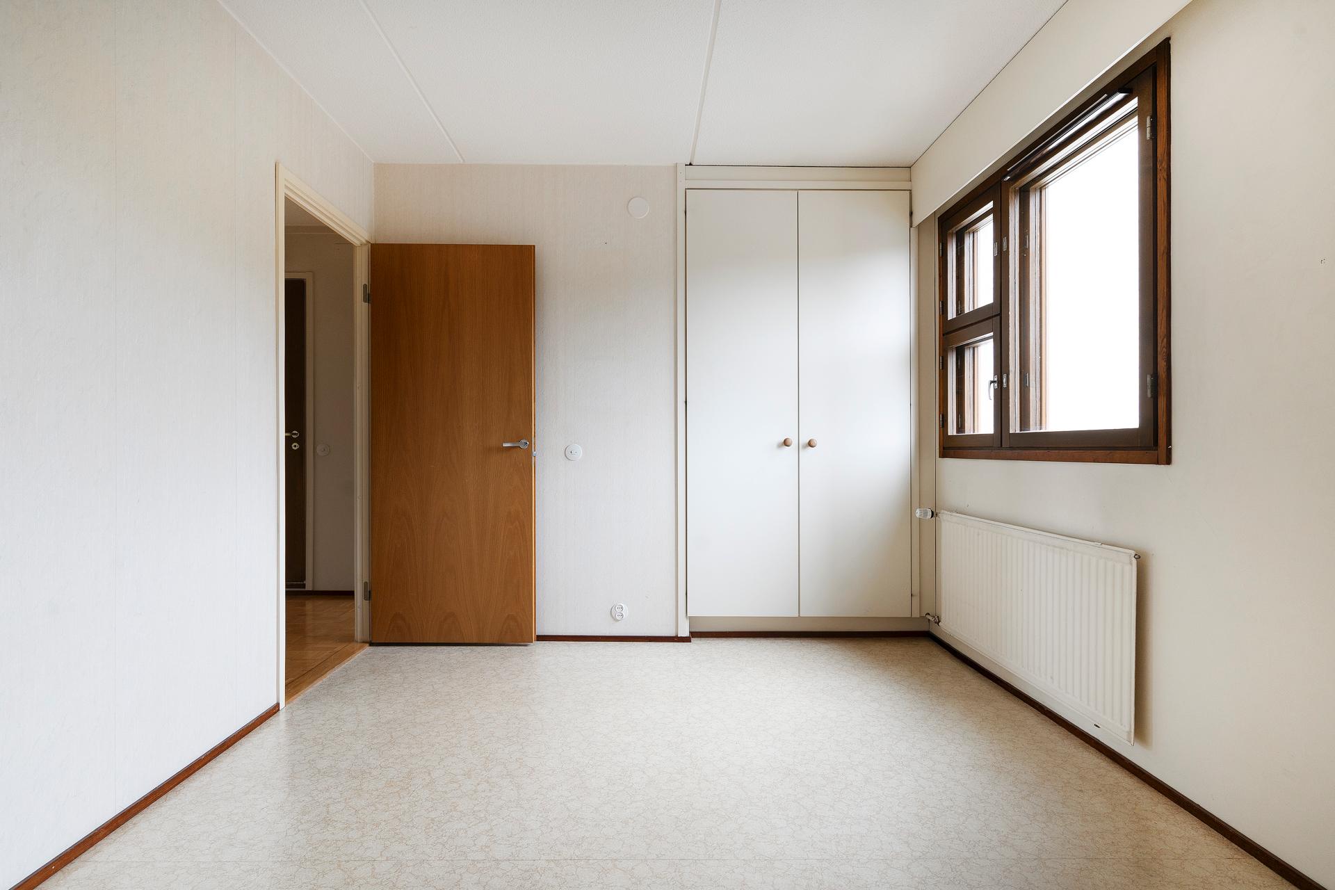 Myyrmäentie 4, Myyrmäki, Vantaa