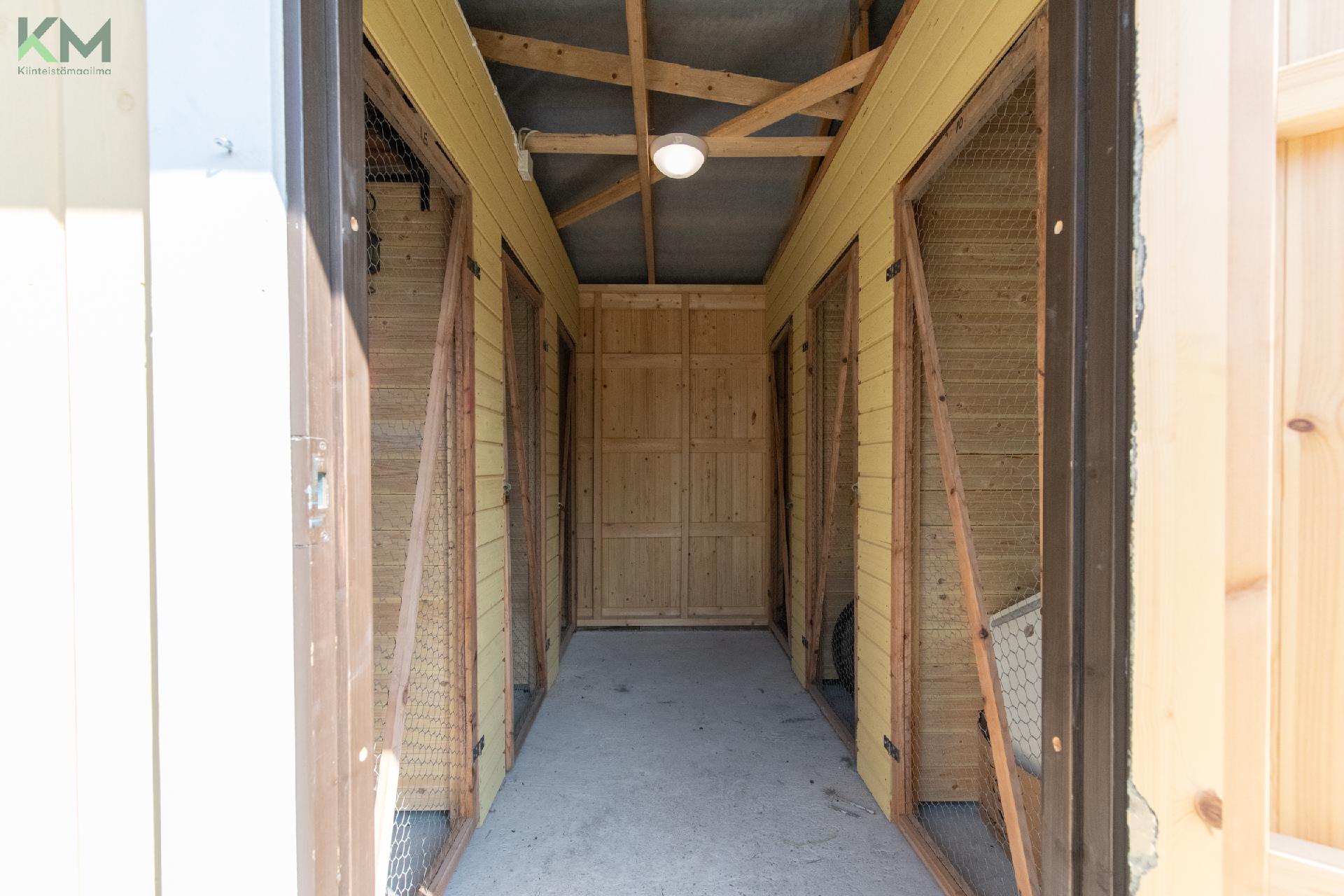 Uusi varastorakennus