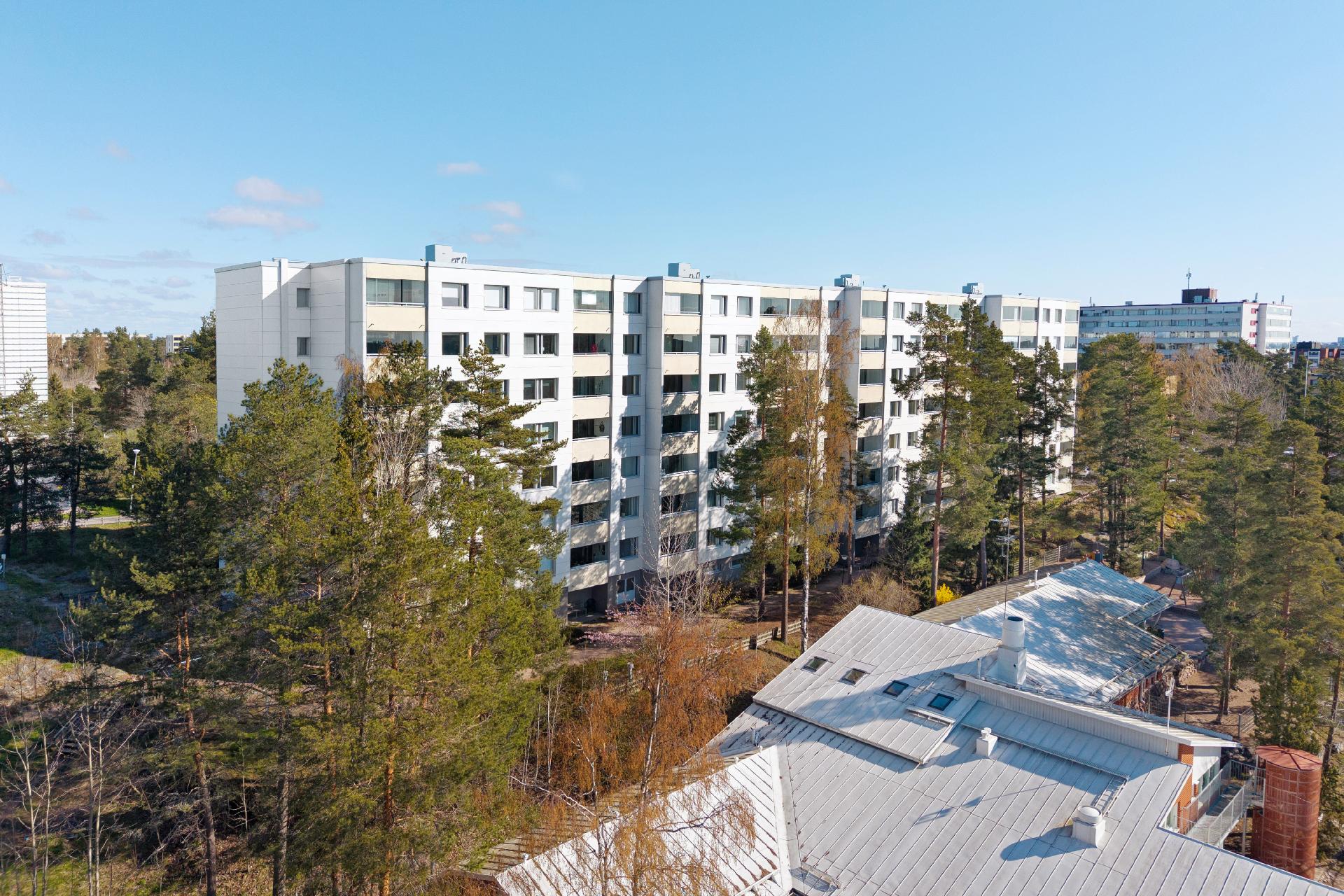 Julkisivu