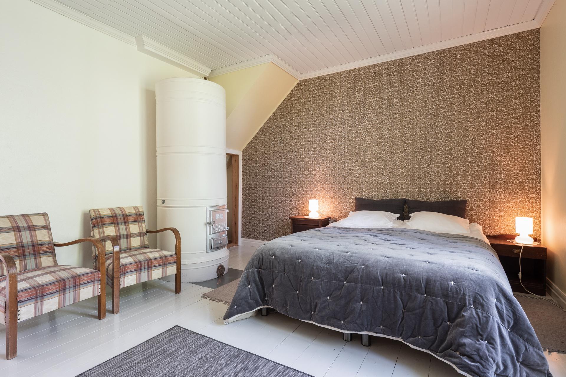 Lämpöä tarjoaa pönttöuuni 