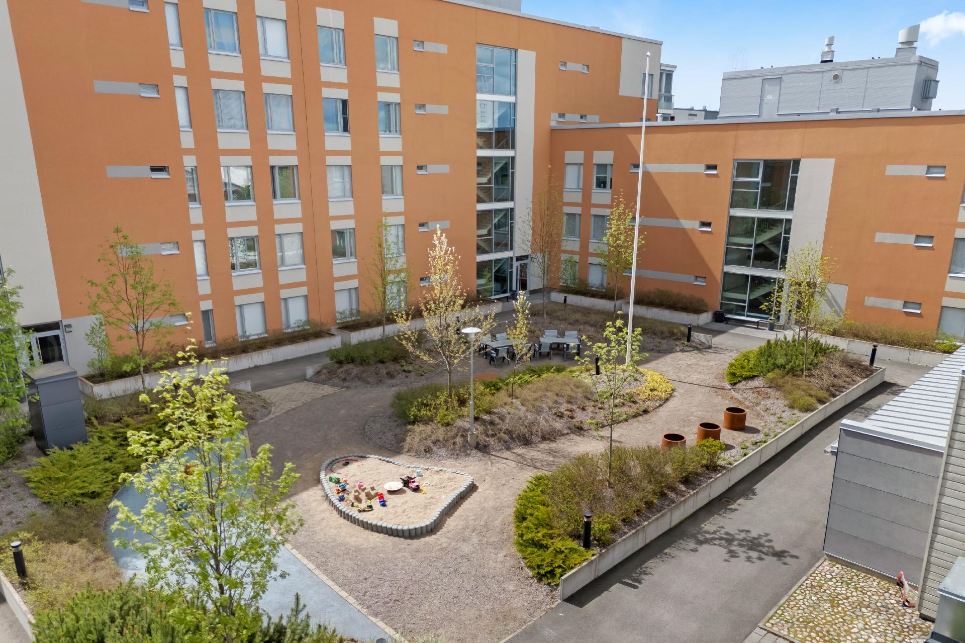 Hernekuja 1, Viertola, Vantaa