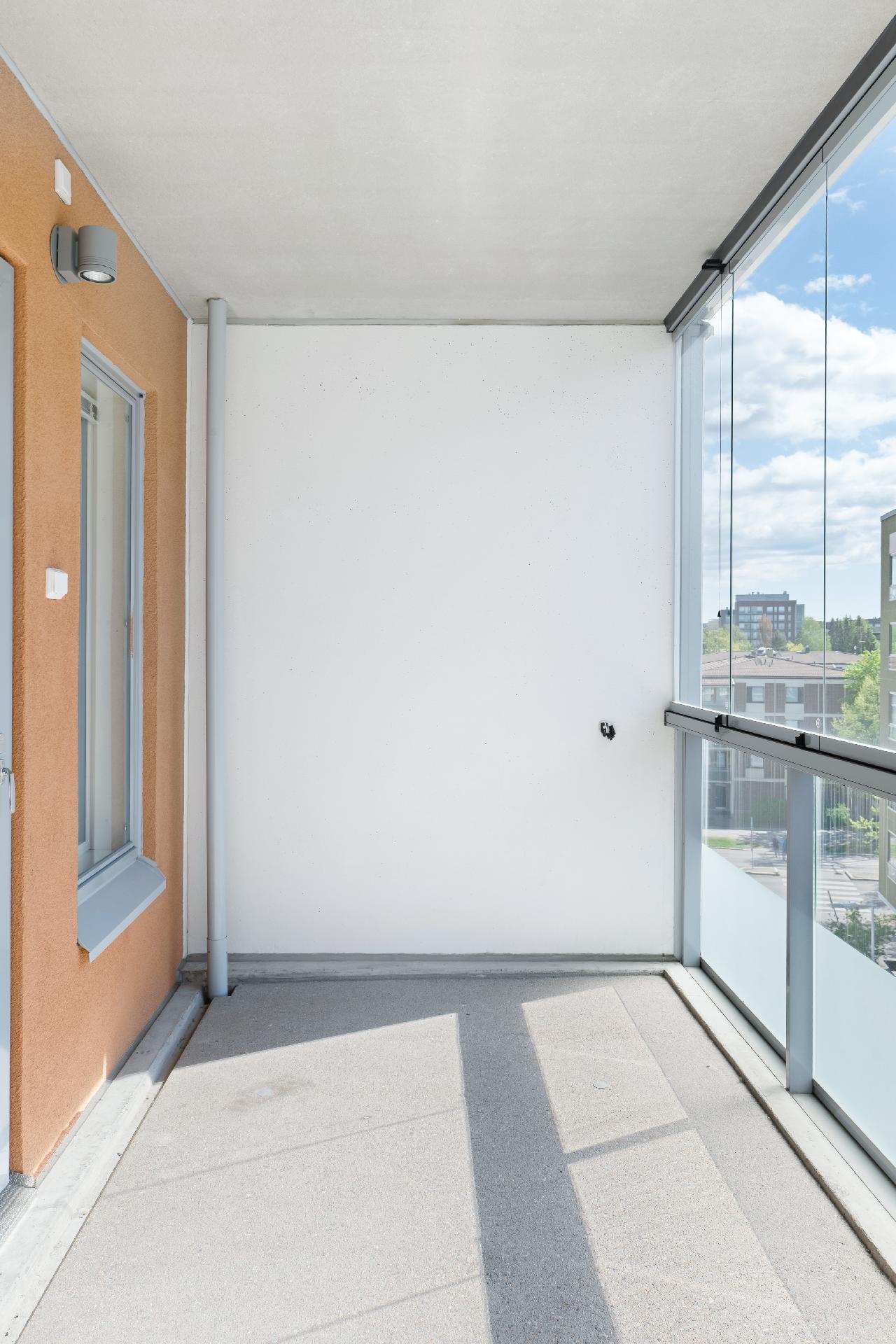 Laittaisitko tähän ruokailutilan?