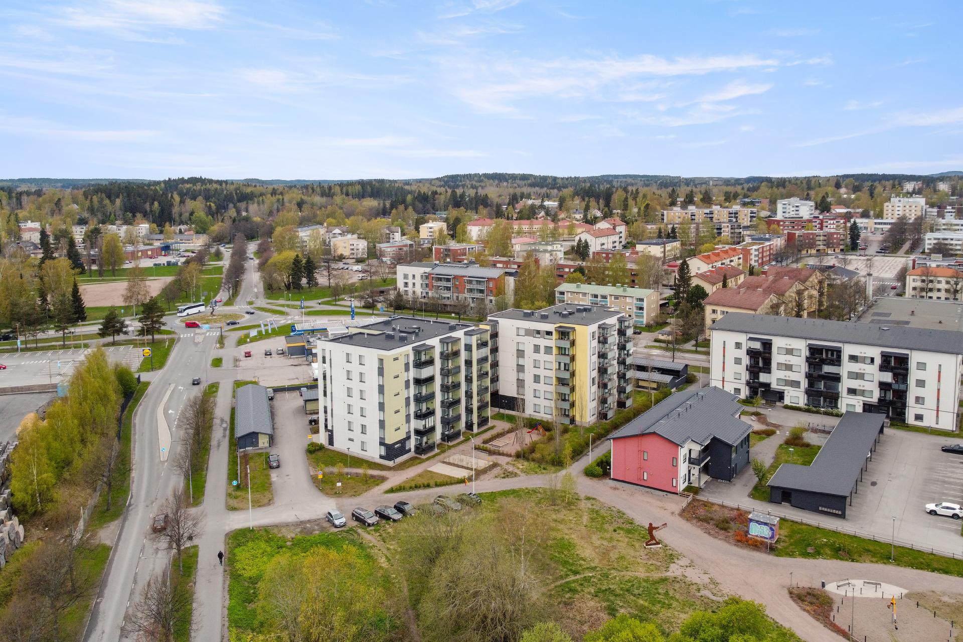 Helppoa ja mukavaa asumista keskeisellä sijainnilla! Tervetuloa ihastumaan!