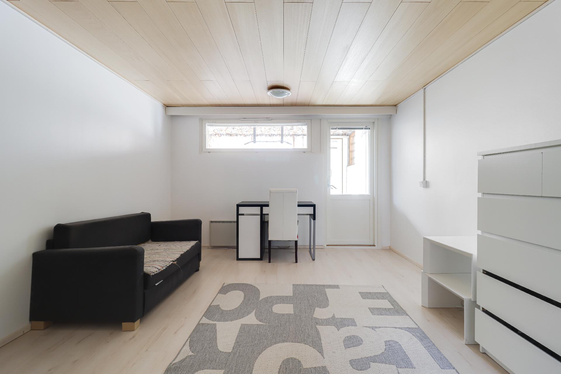 Käpylinnuntie 8, Tapaninvainio, Helsinki