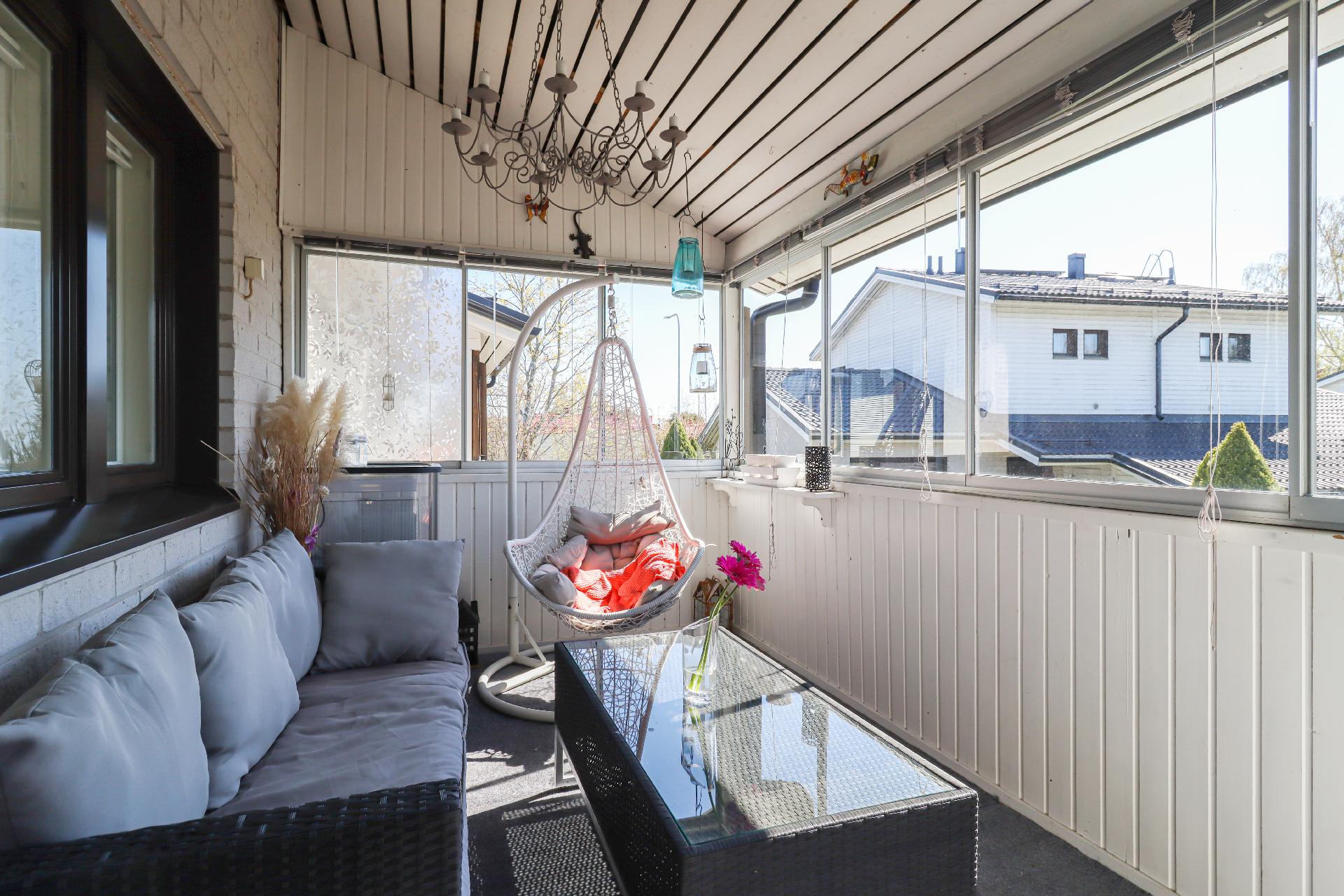 Käpylinnuntie 8, Tapaninvainio, Helsinki