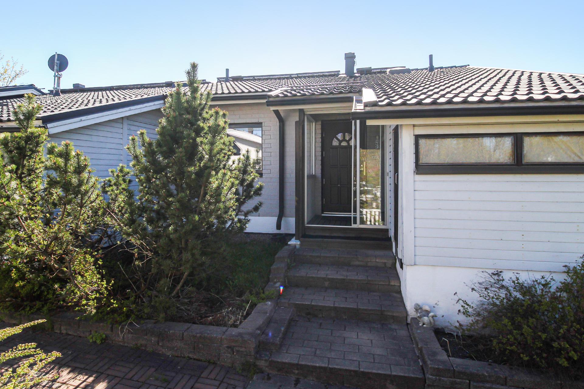 Käpylinnuntie 8, Tapaninvainio, Helsinki