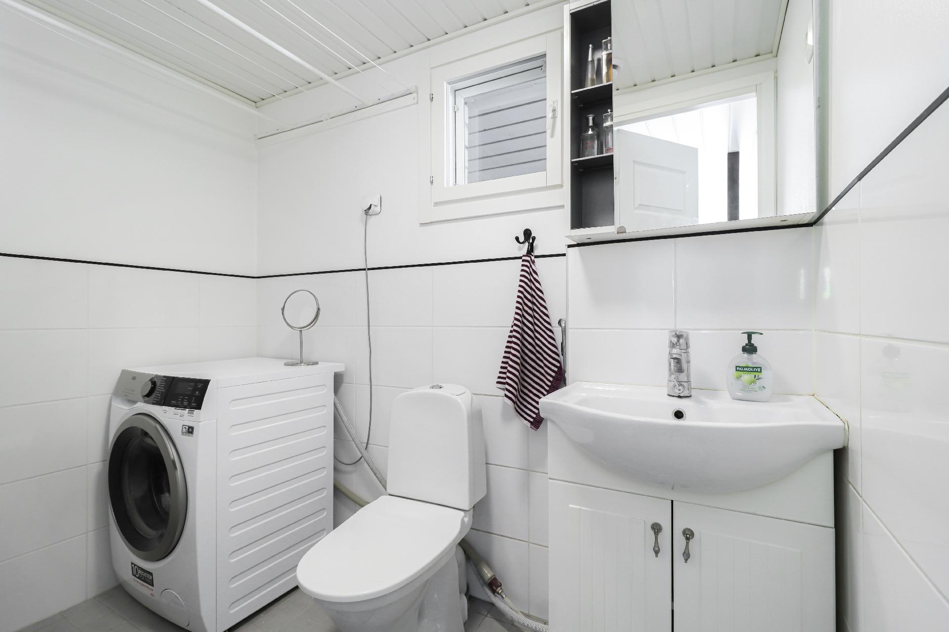 Käpylinnuntie 8, Tapaninvainio, Helsinki