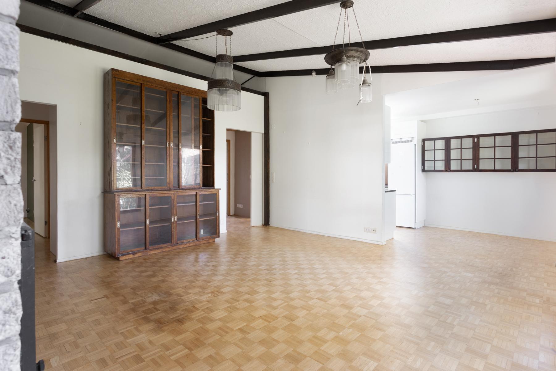 Olohuonetta ja ruokailutilaa