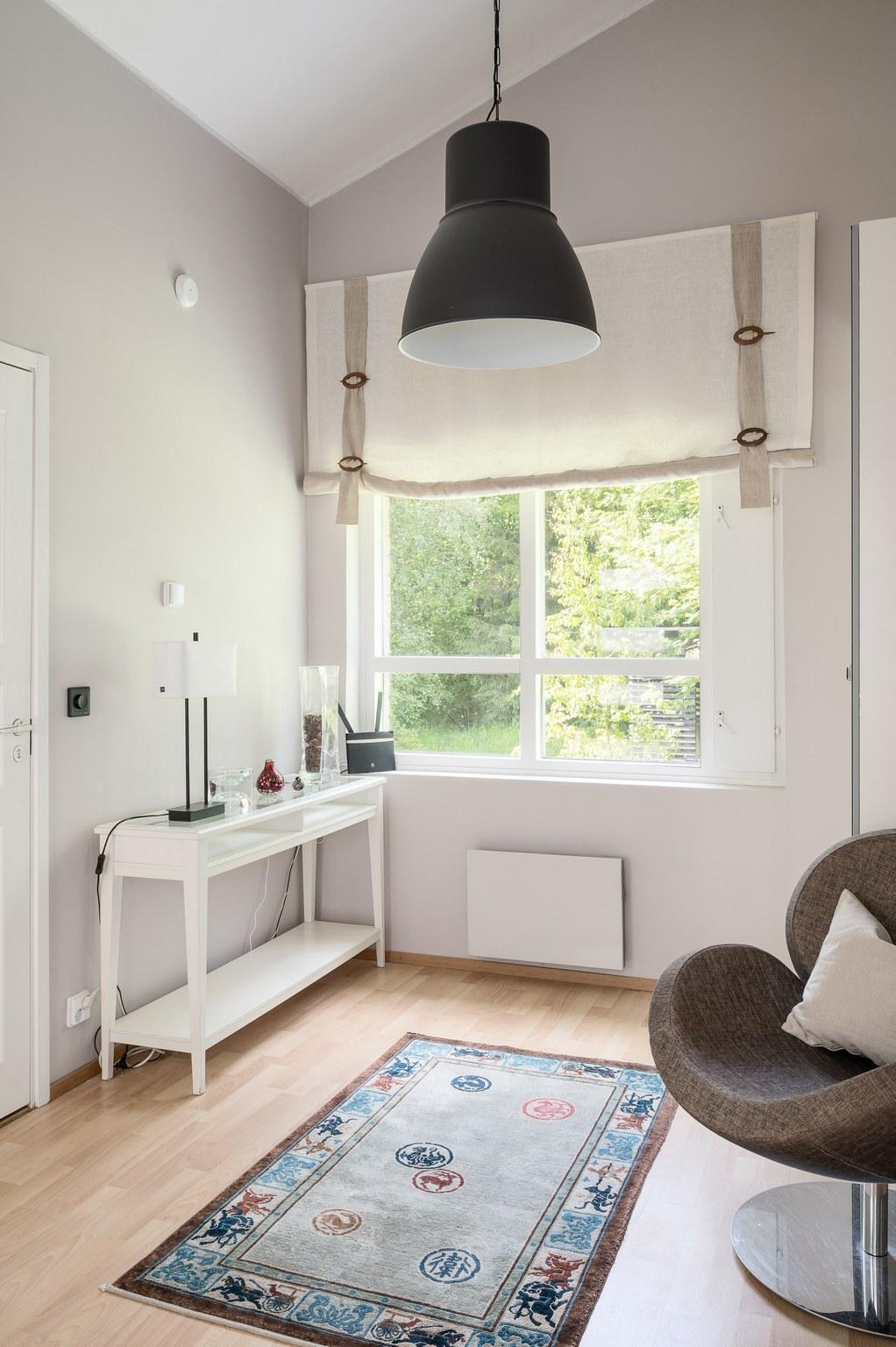 Työhuone omalla sisäänkäynnillä